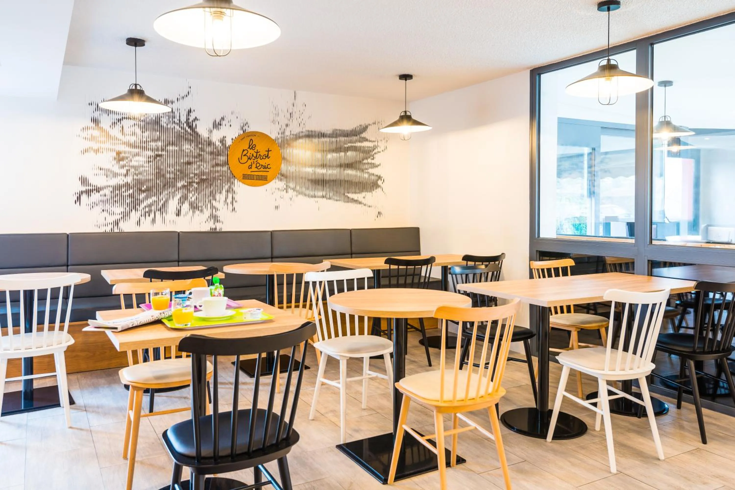 Restaurant/places to eat in ibis Styles Rouen Val De Reuil