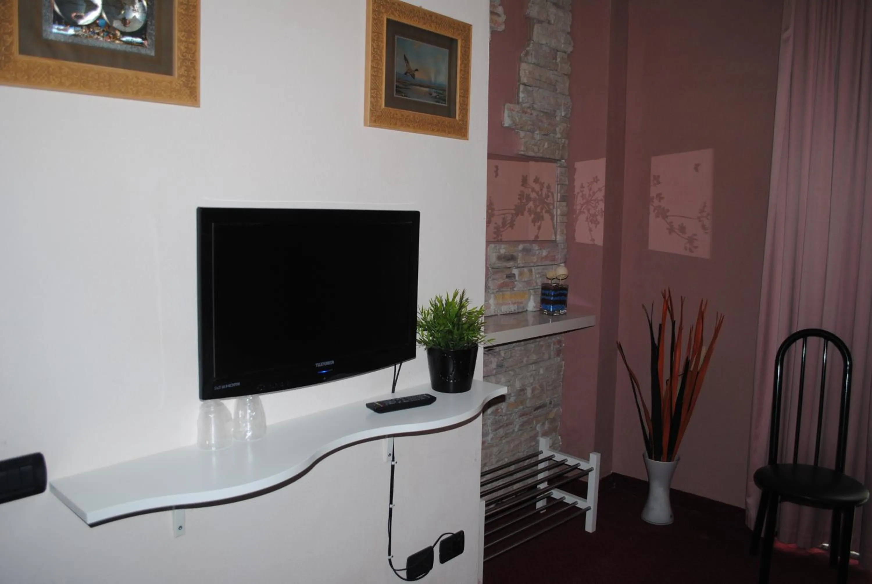 TV and multimedia in Hotel Giannina