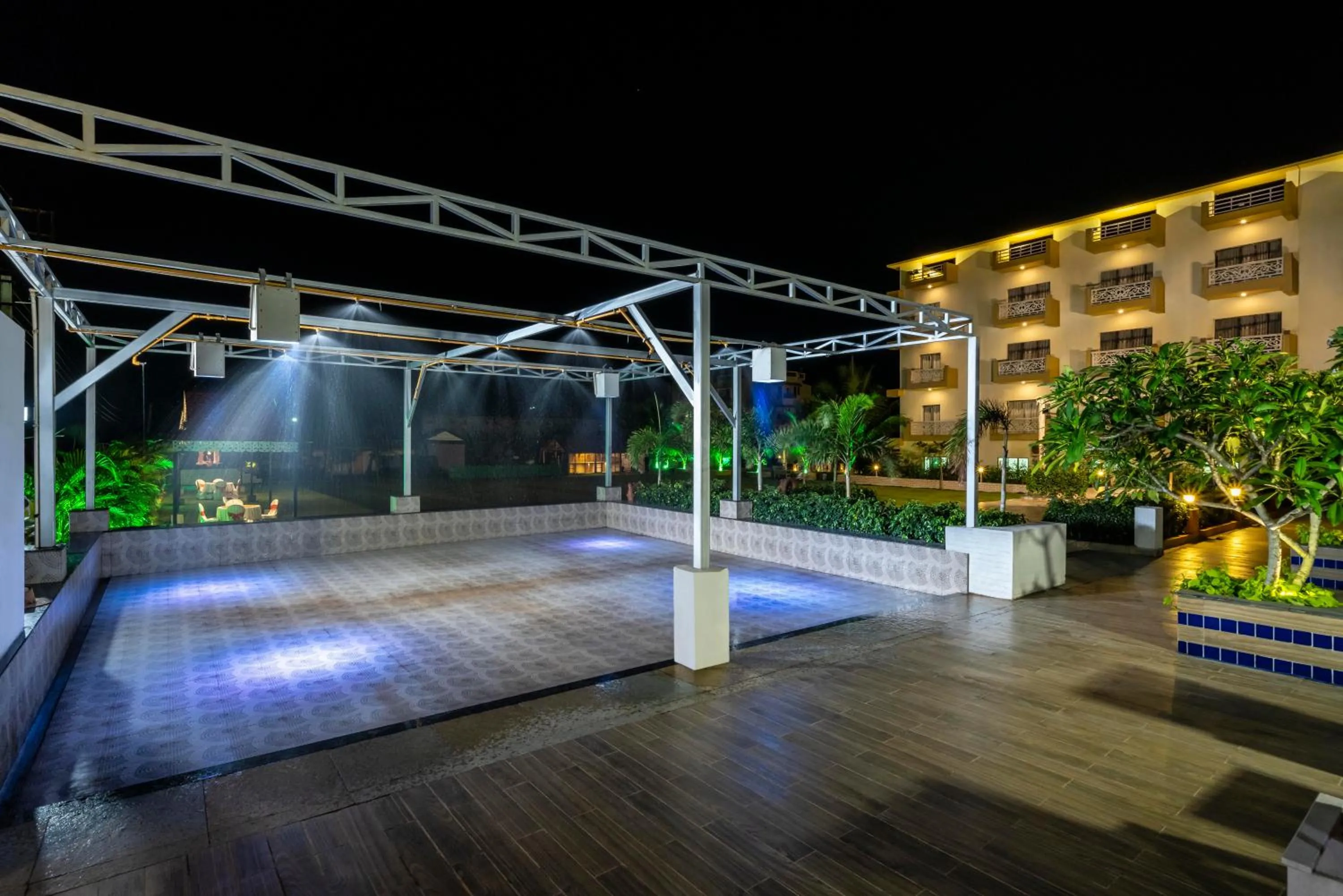 Entertainment in Viceroy Beach And Spa Resort