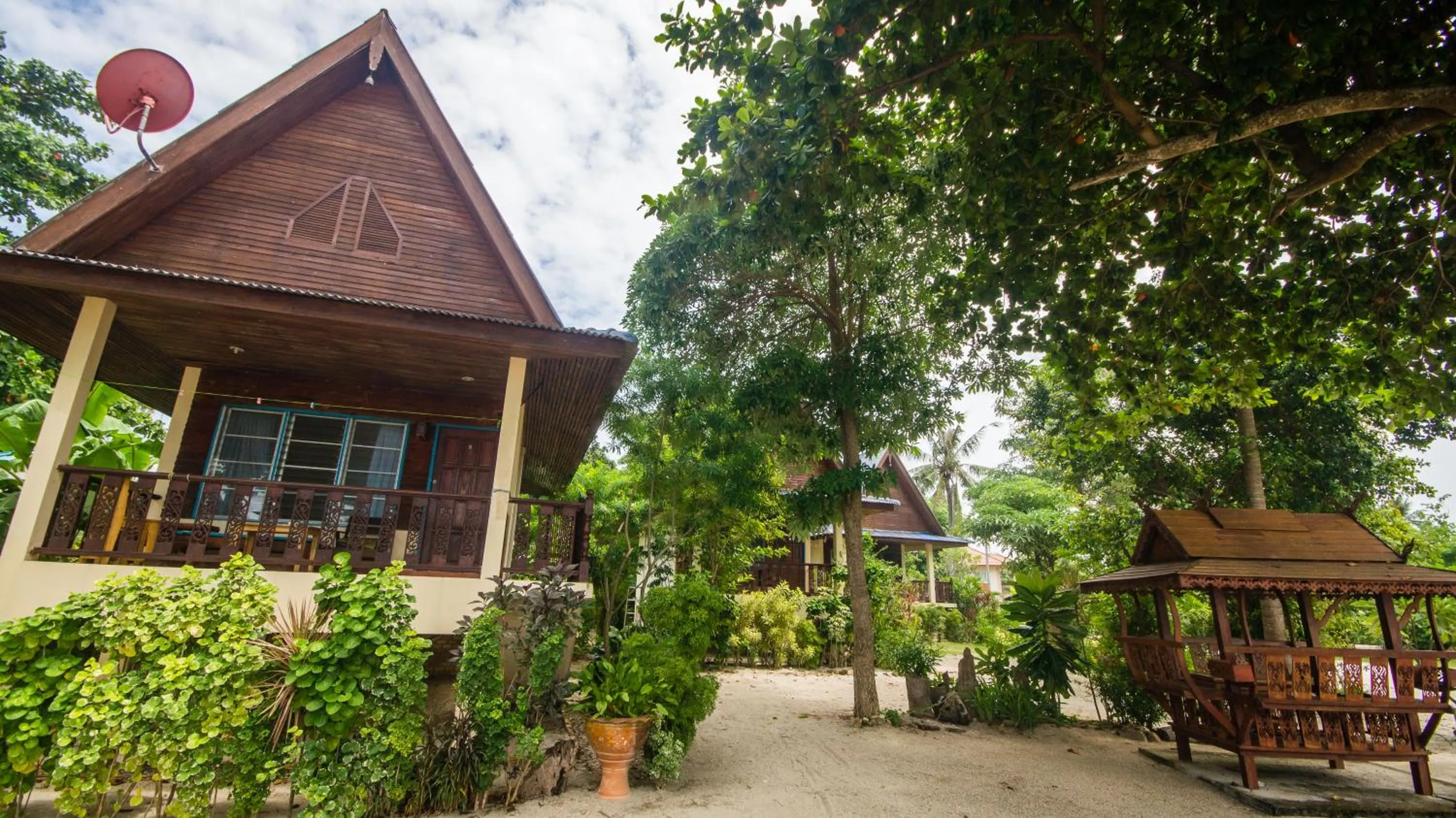 Garden view in Tropicana Khophagan Resort Hotel