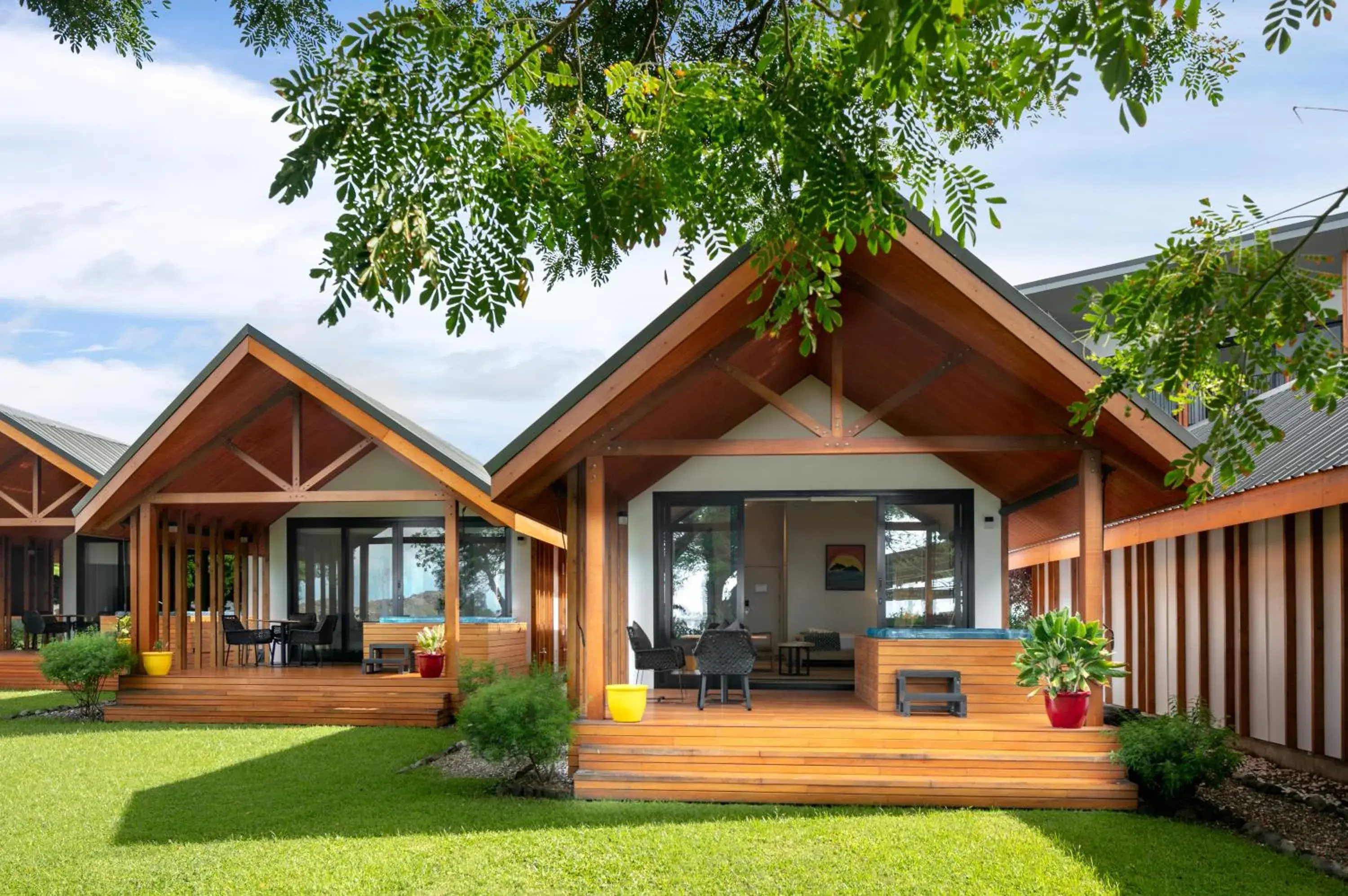 Luxury Waterfront Villa in Coral Sea Resort & Casino Luxury Waterfront Villa in Coral Sea Resort & Casino