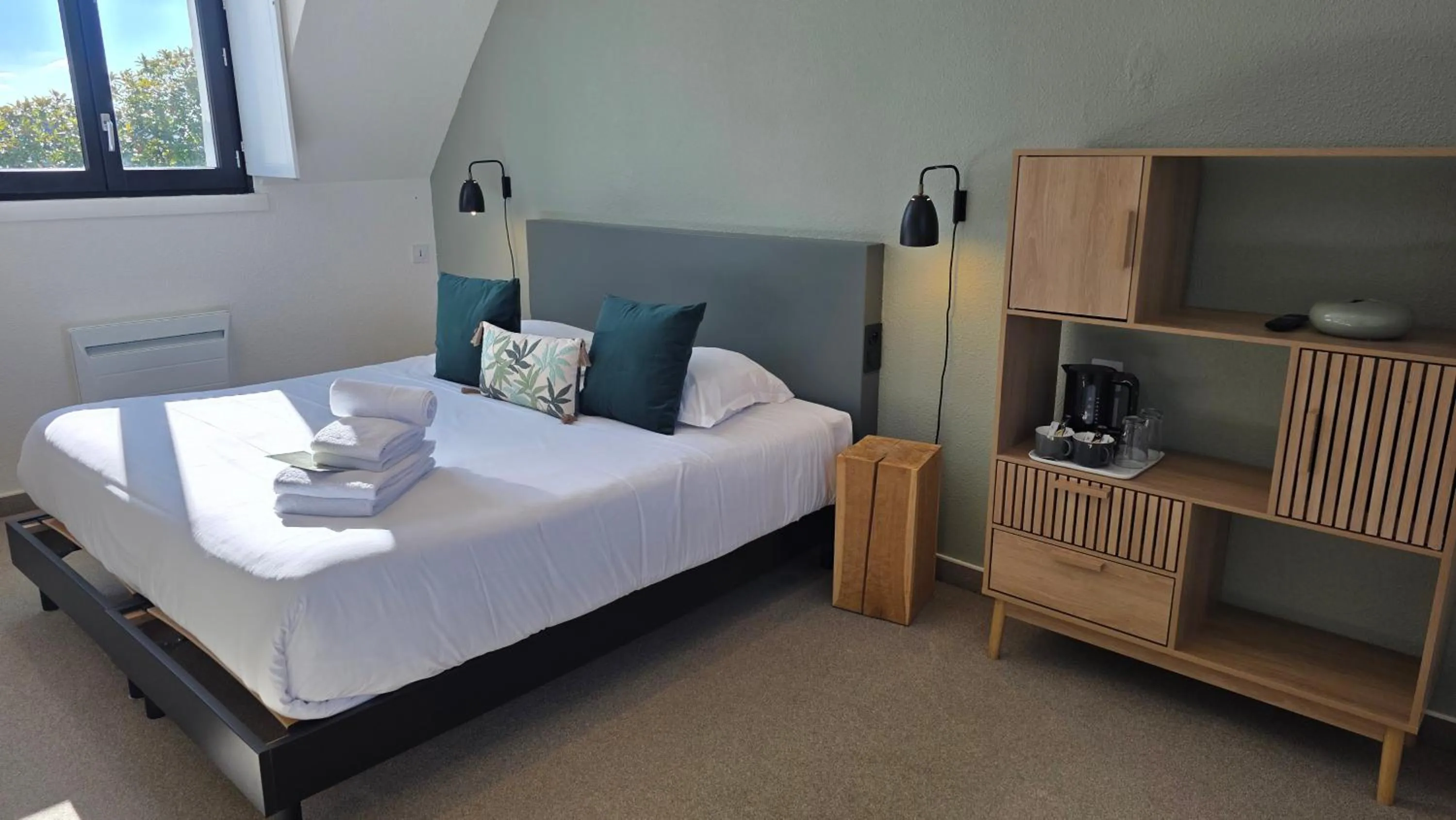 Bed in Hotel de France