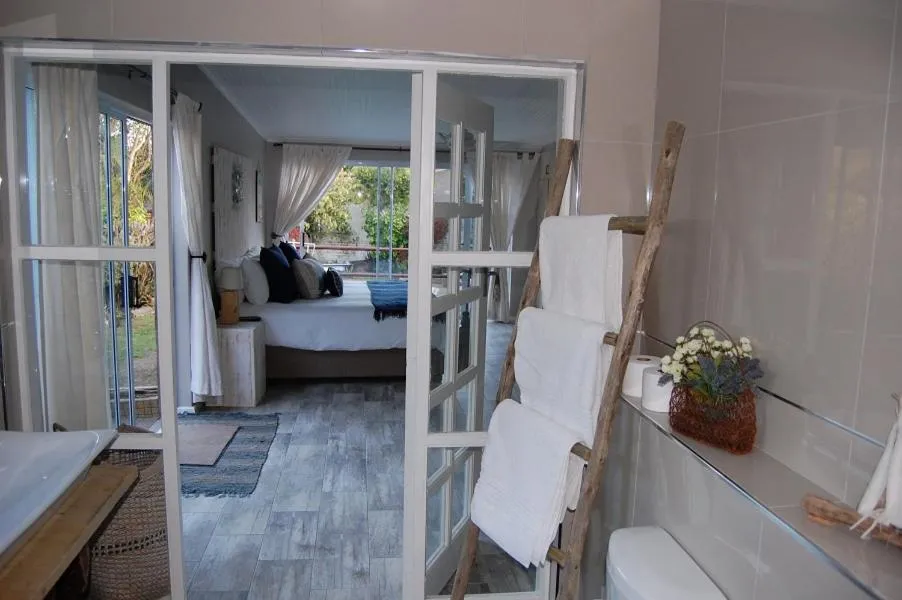 Photo of the whole room in Log Inn