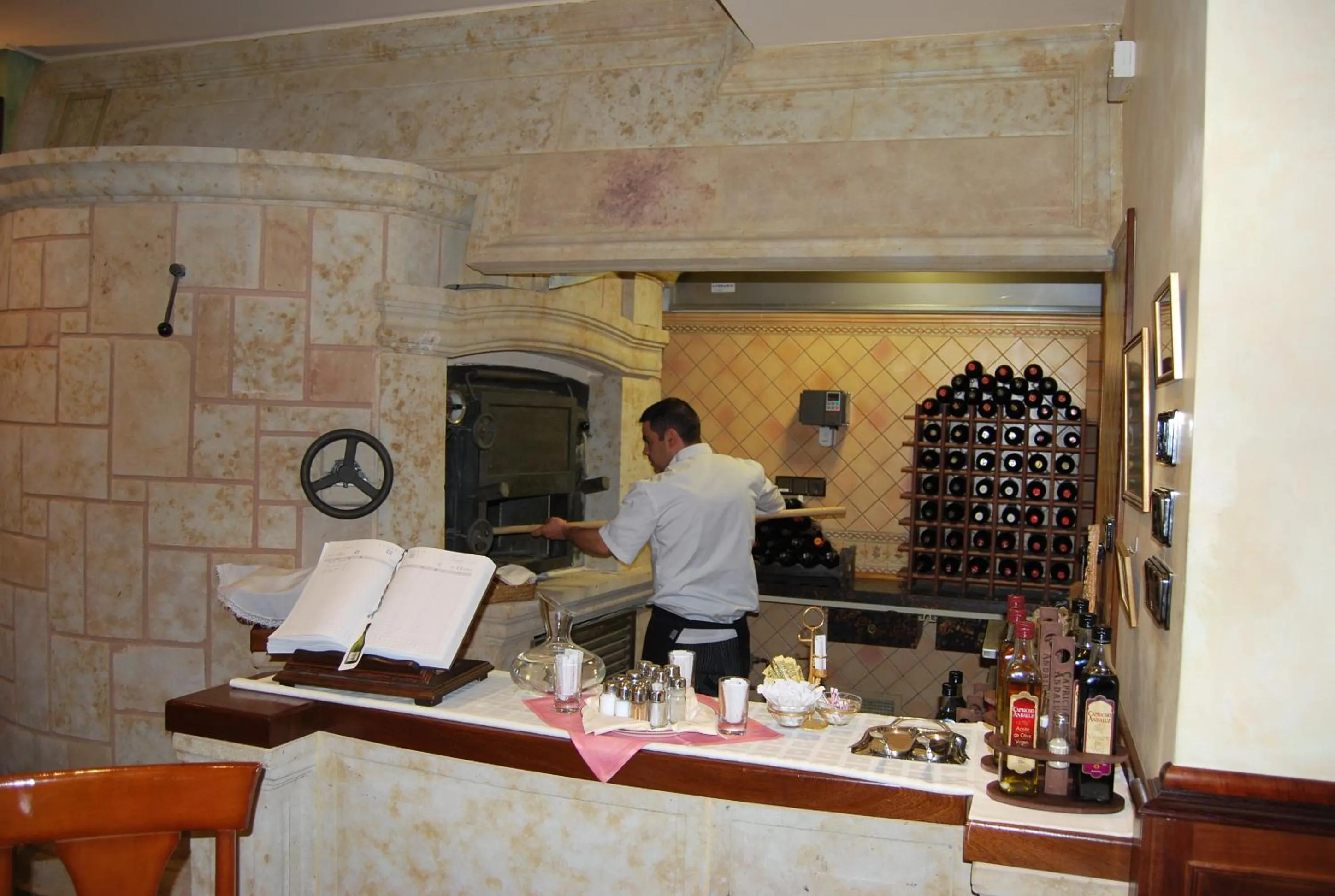 Restaurant/places to eat in Hotel Conde Ansúrez