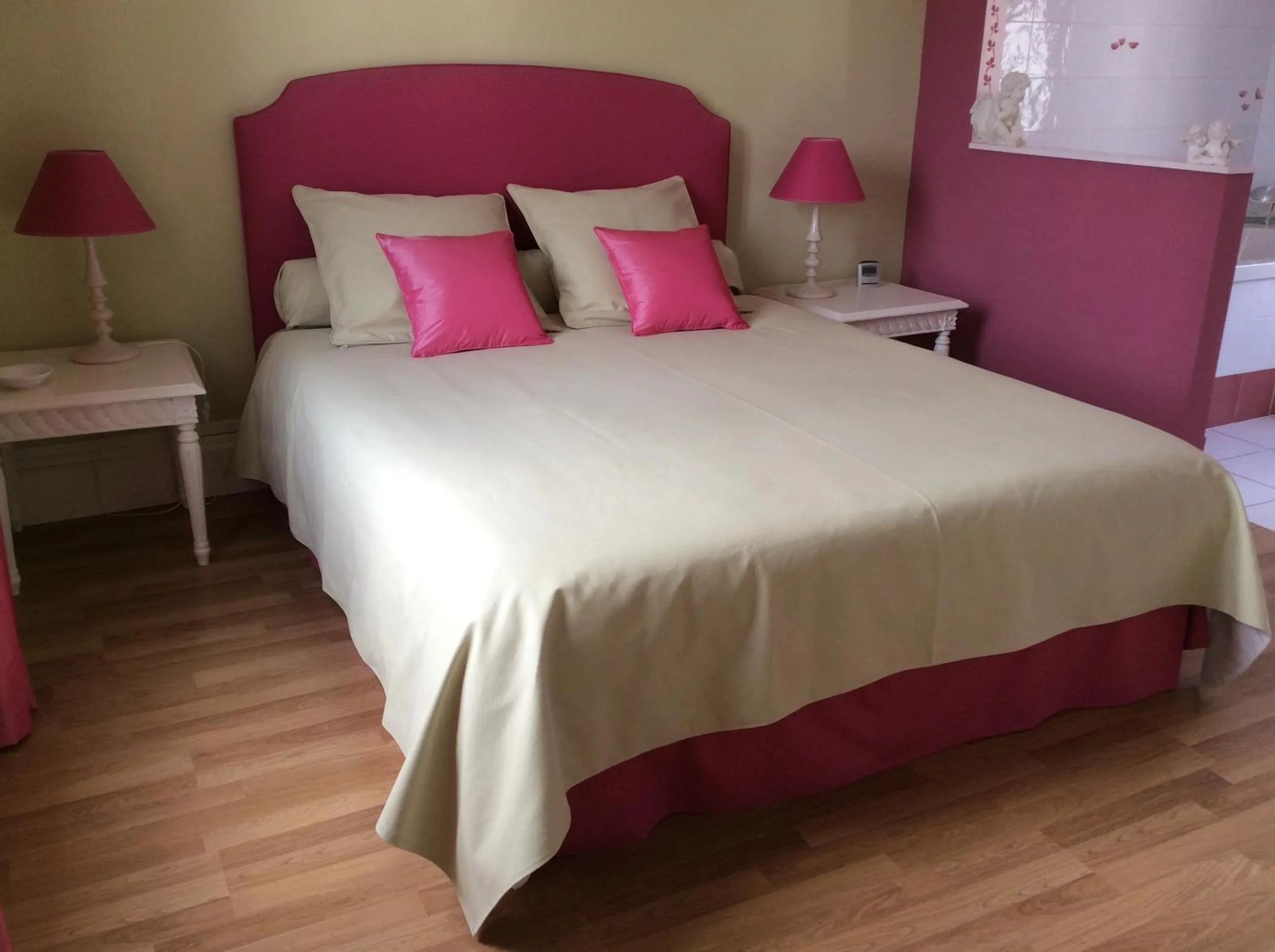 Bed in LE RELAIS DU BON'EURE