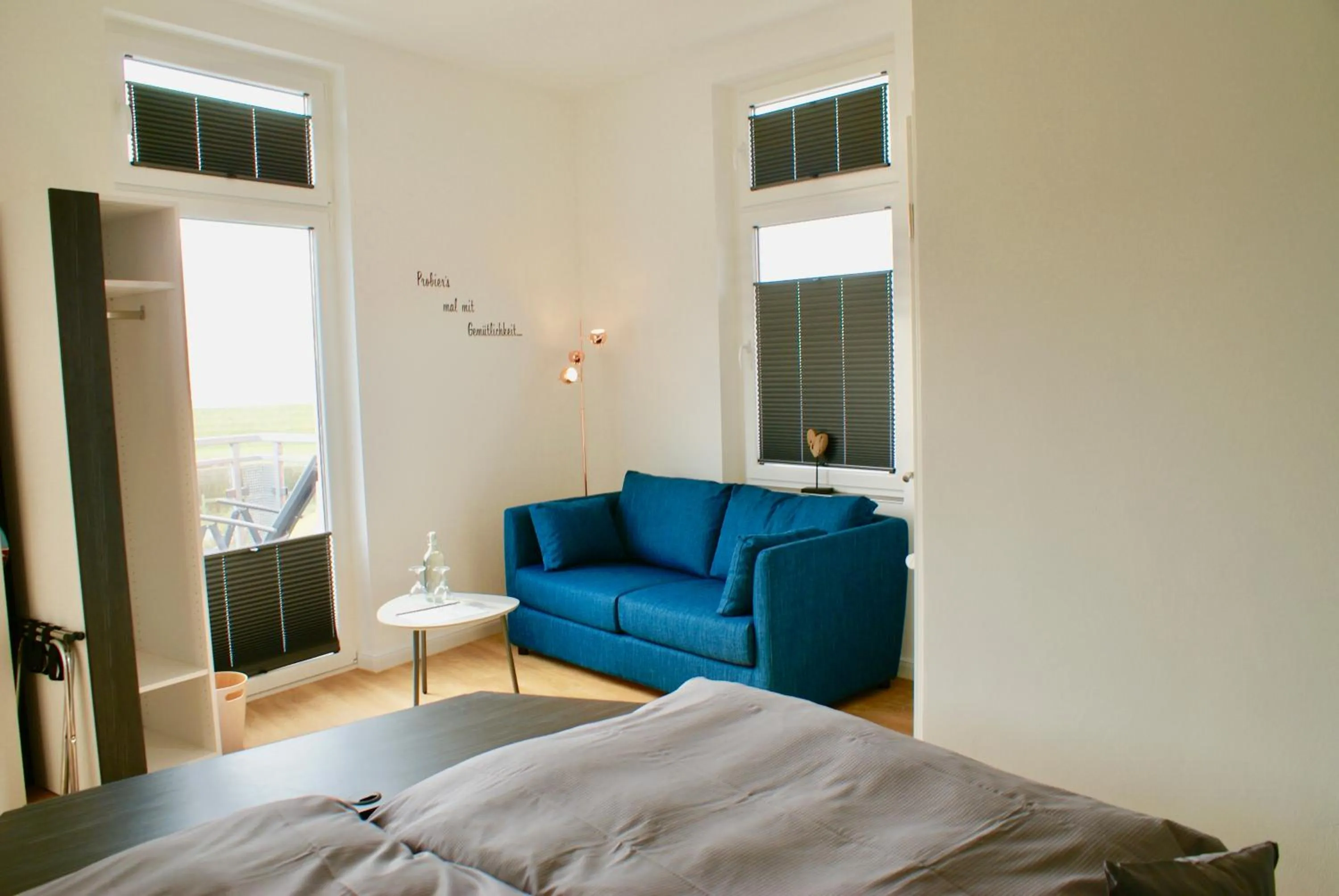 Photo of the whole room, Bed in Deichhotel Rose