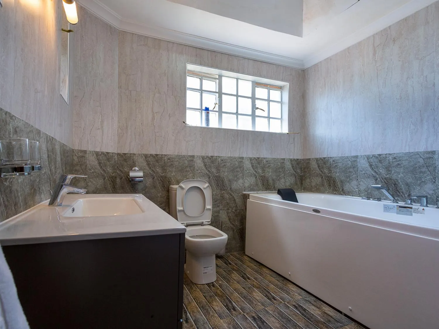 Bathroom in Comfort Gardens Sweetwaters