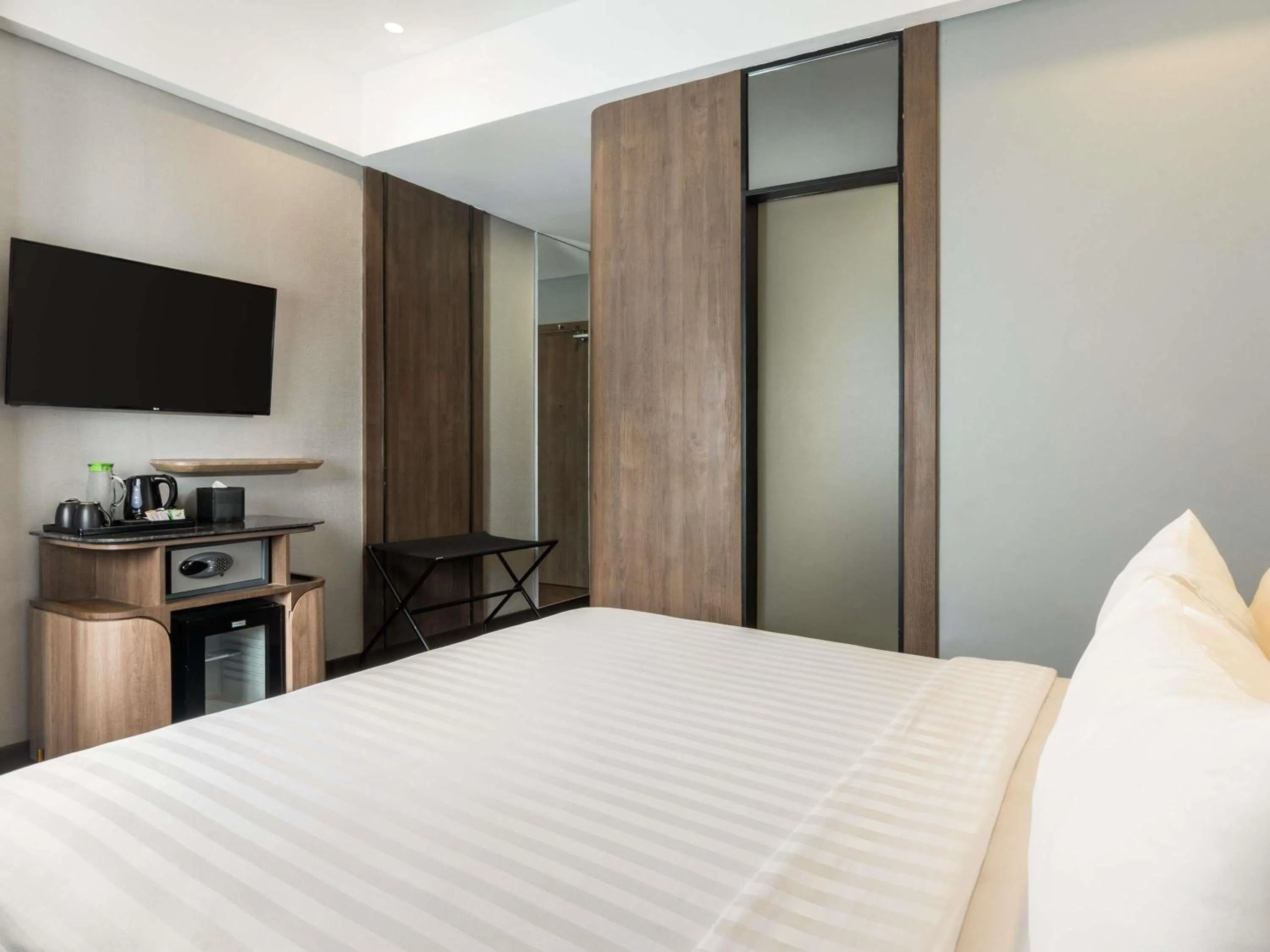 Bedroom, Bed in Mercure Jayapura