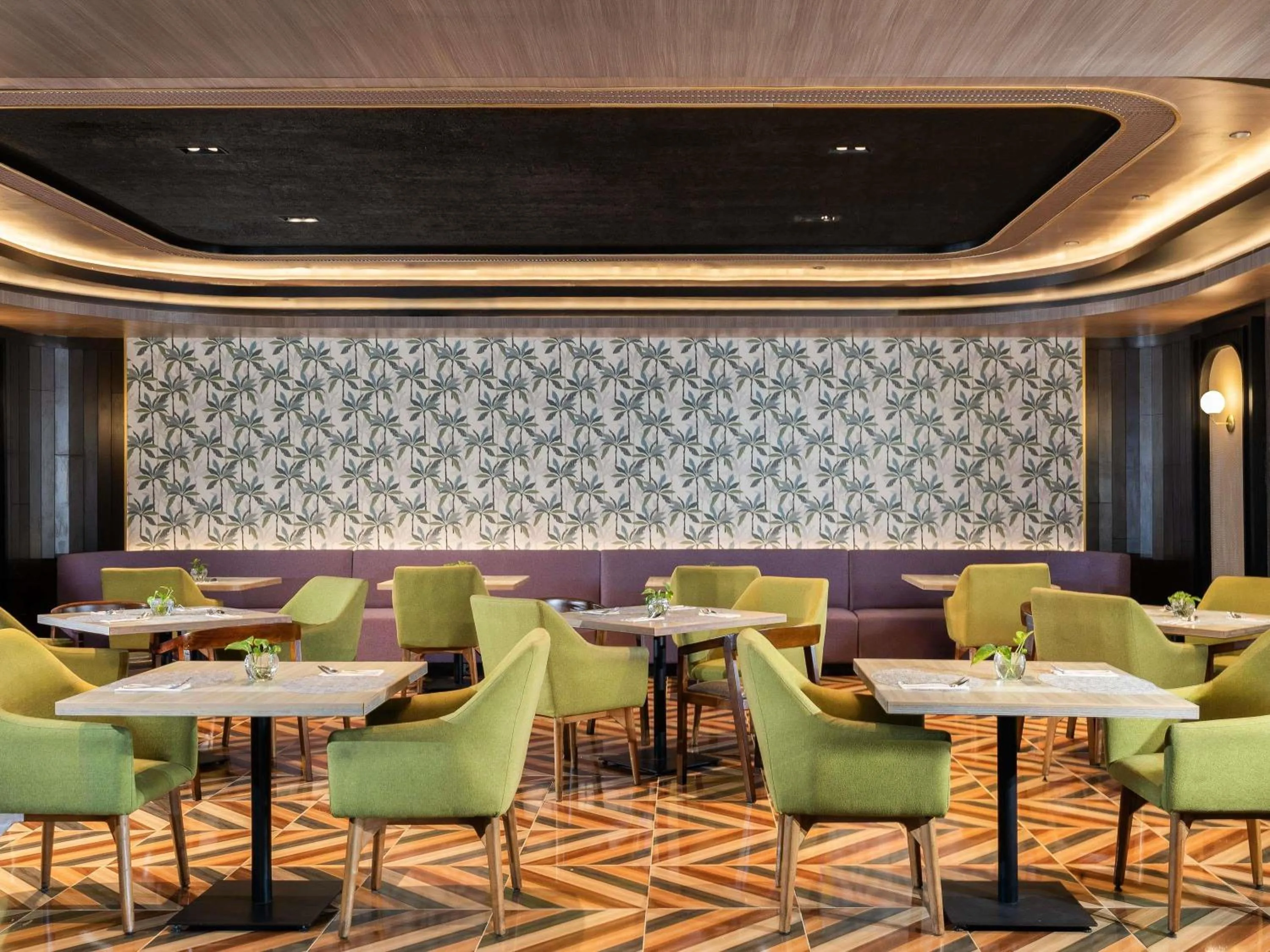 Restaurant/places to eat in Mercure Jayapura