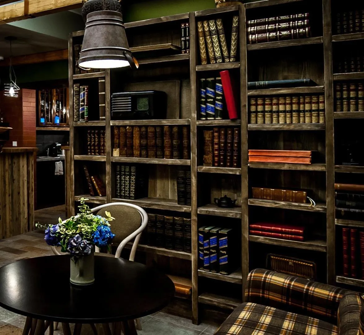 Library in Akademia Kuraszków