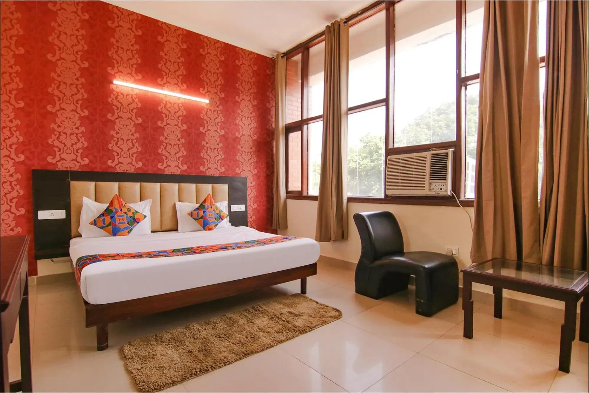 Deluxe Room in FabHotel Town Pride Deluxe Room in FabHotel Town Pride