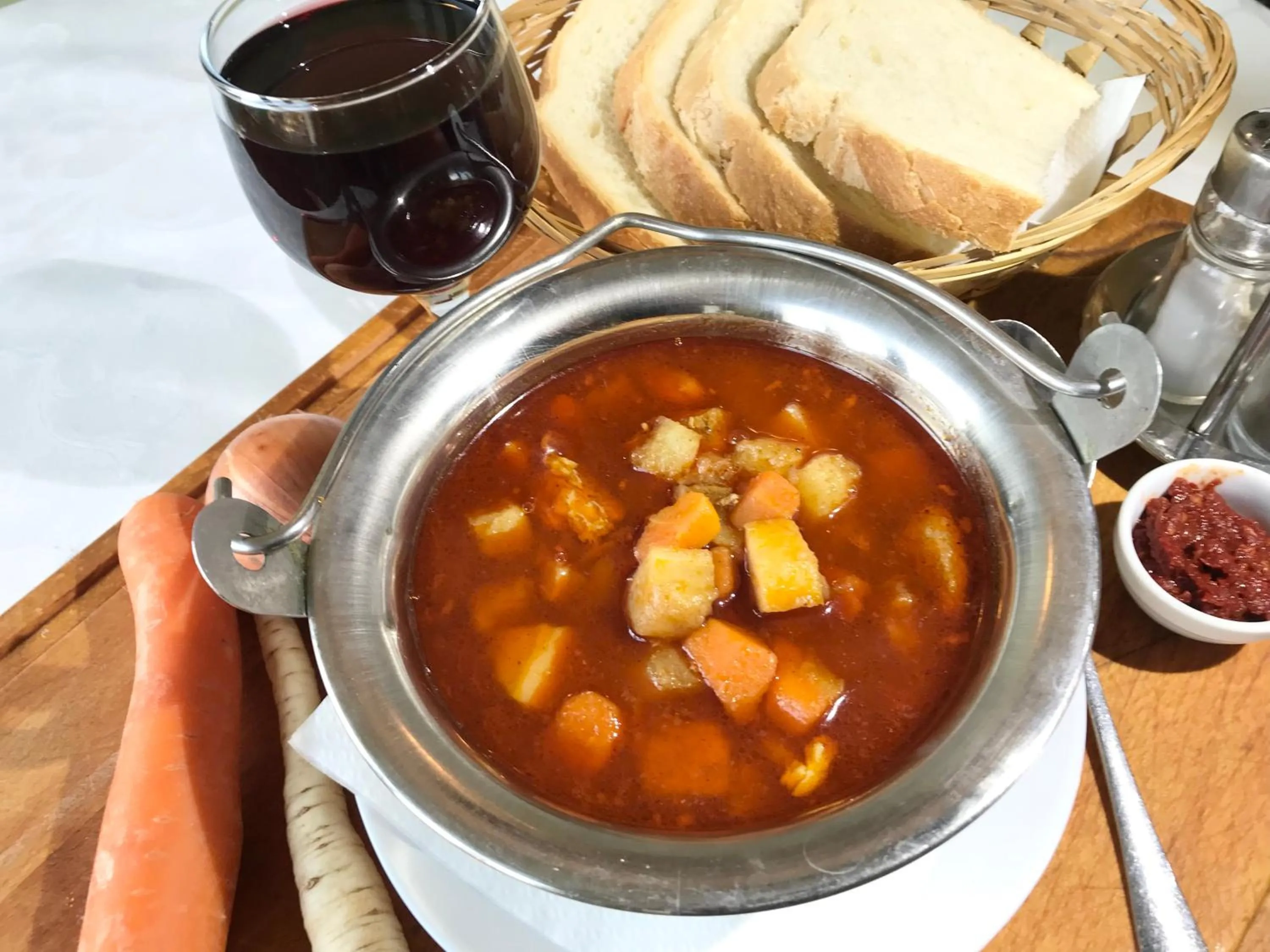 Grill Terasz Étterem és Szálláshely