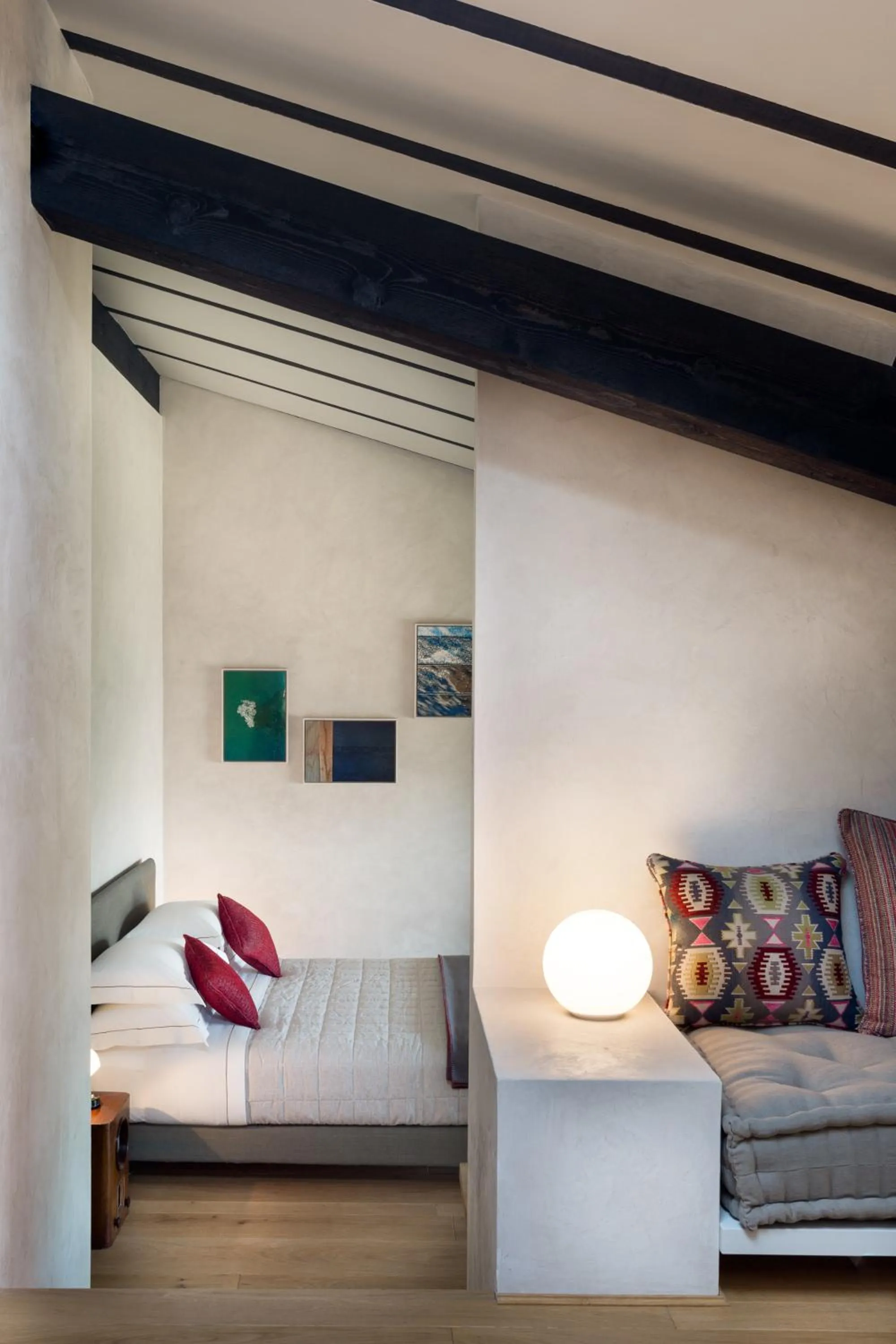 Living room, Bed in Locanda La Raia