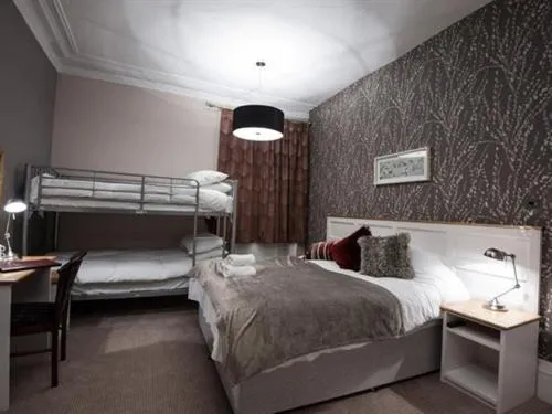 Bedroom, Bed in Parkwood Hotel