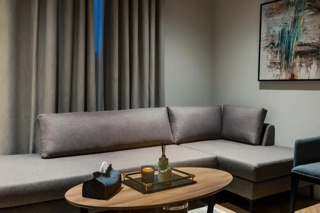 One-Bedroom Apartment in Viola Gardens Residence One-Bedroom Apartment in Viola Gardens Residence