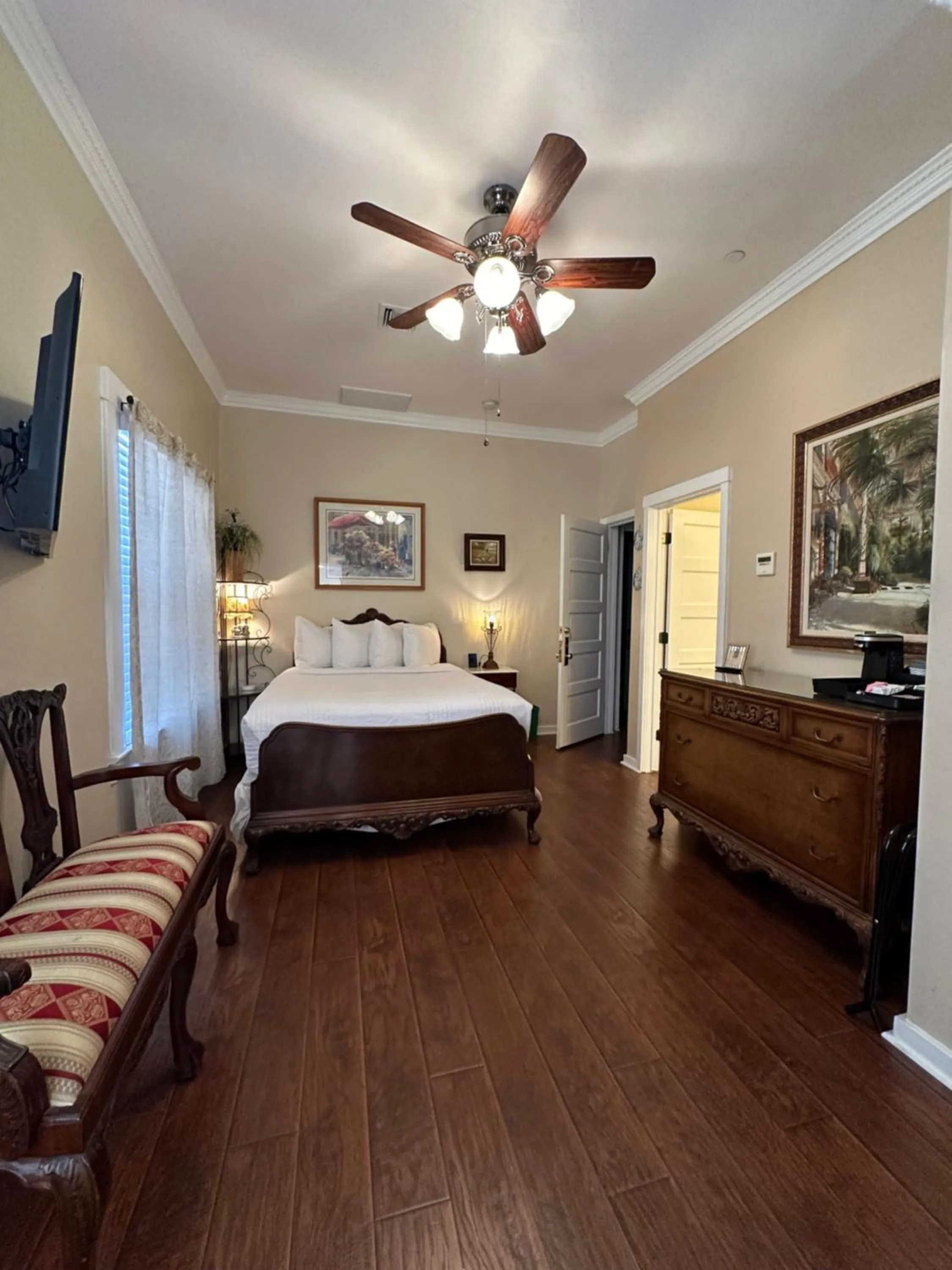 Bed in El Amador Inn Downtown Tucson