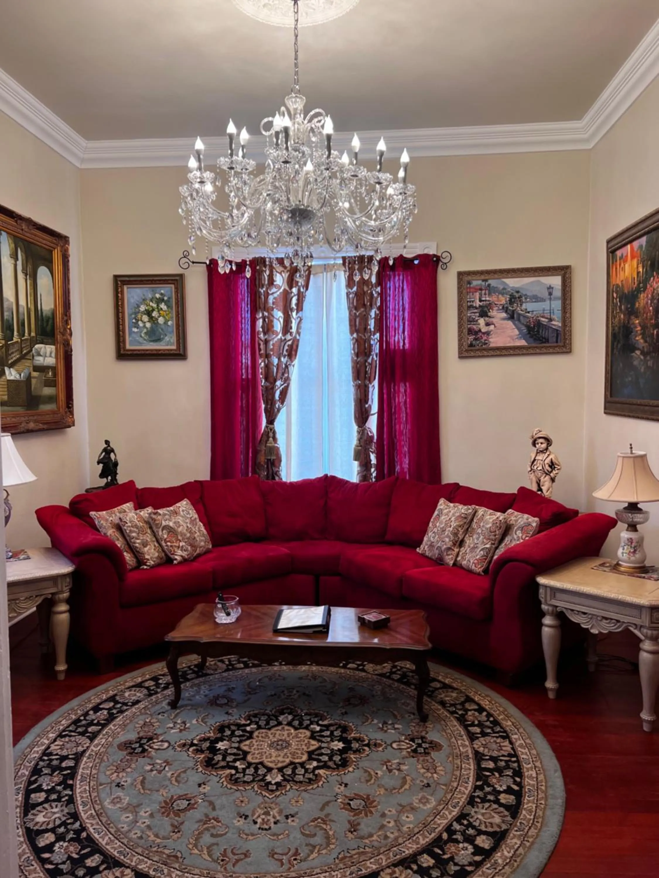 Living room in El Amador Inn Downtown Tucson