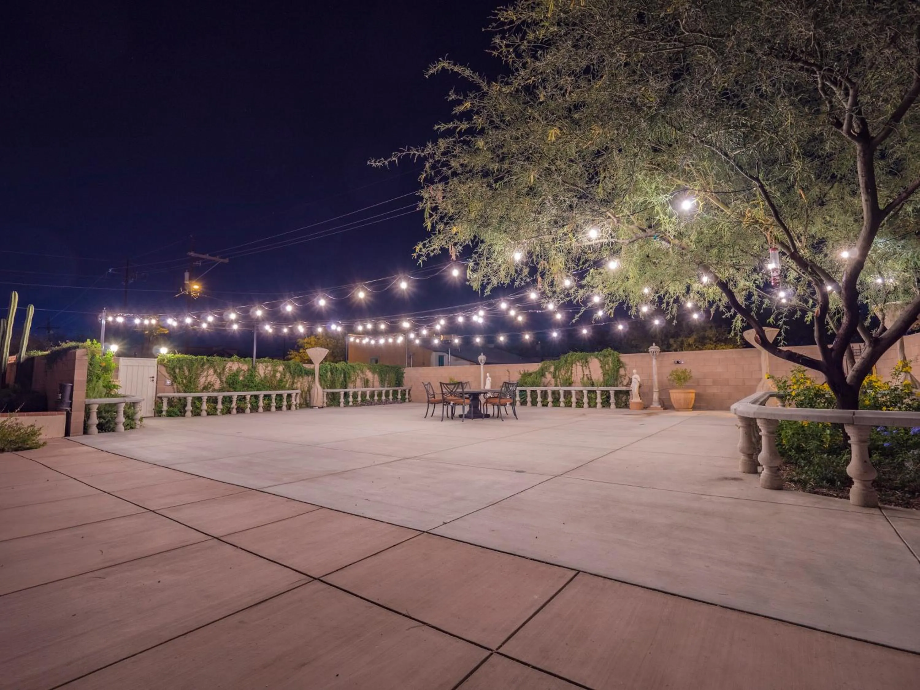 Seating area in El Amador Inn Downtown Tucson