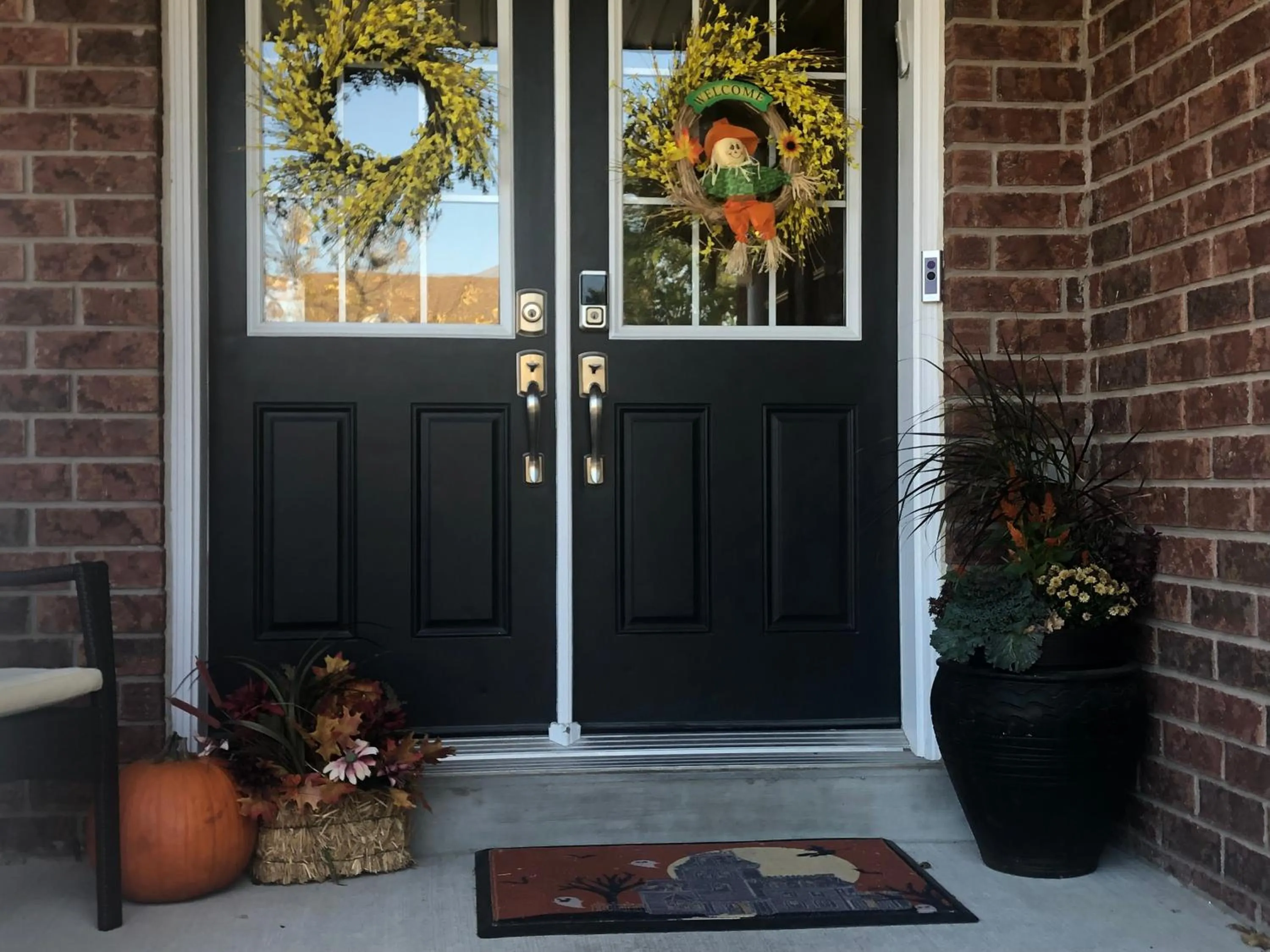 Facade/entrance in Willow Pond Satellite B&B