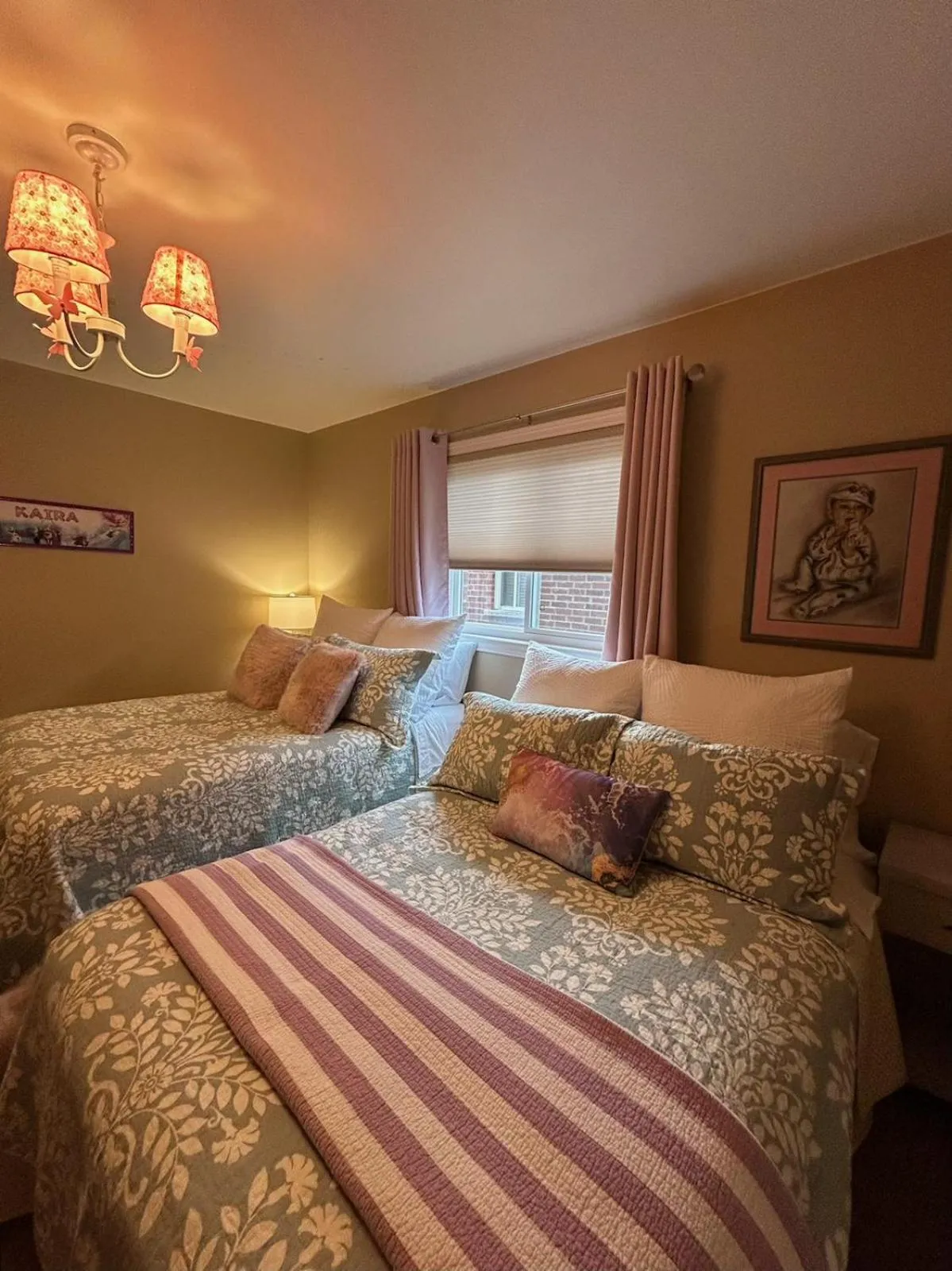 Bed in Willow Pond Satellite B&B