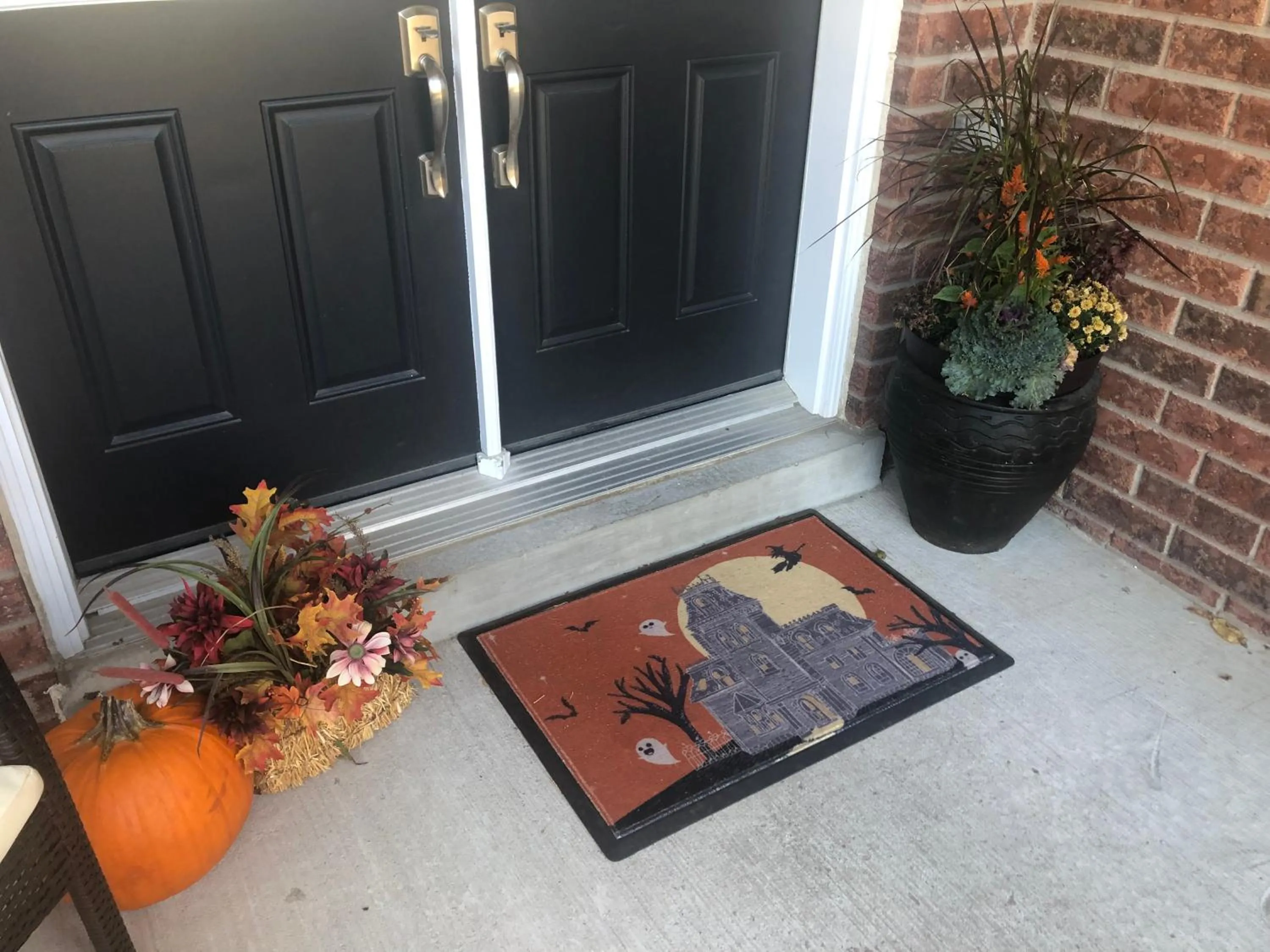 Property building in Willow Pond Satellite B&B