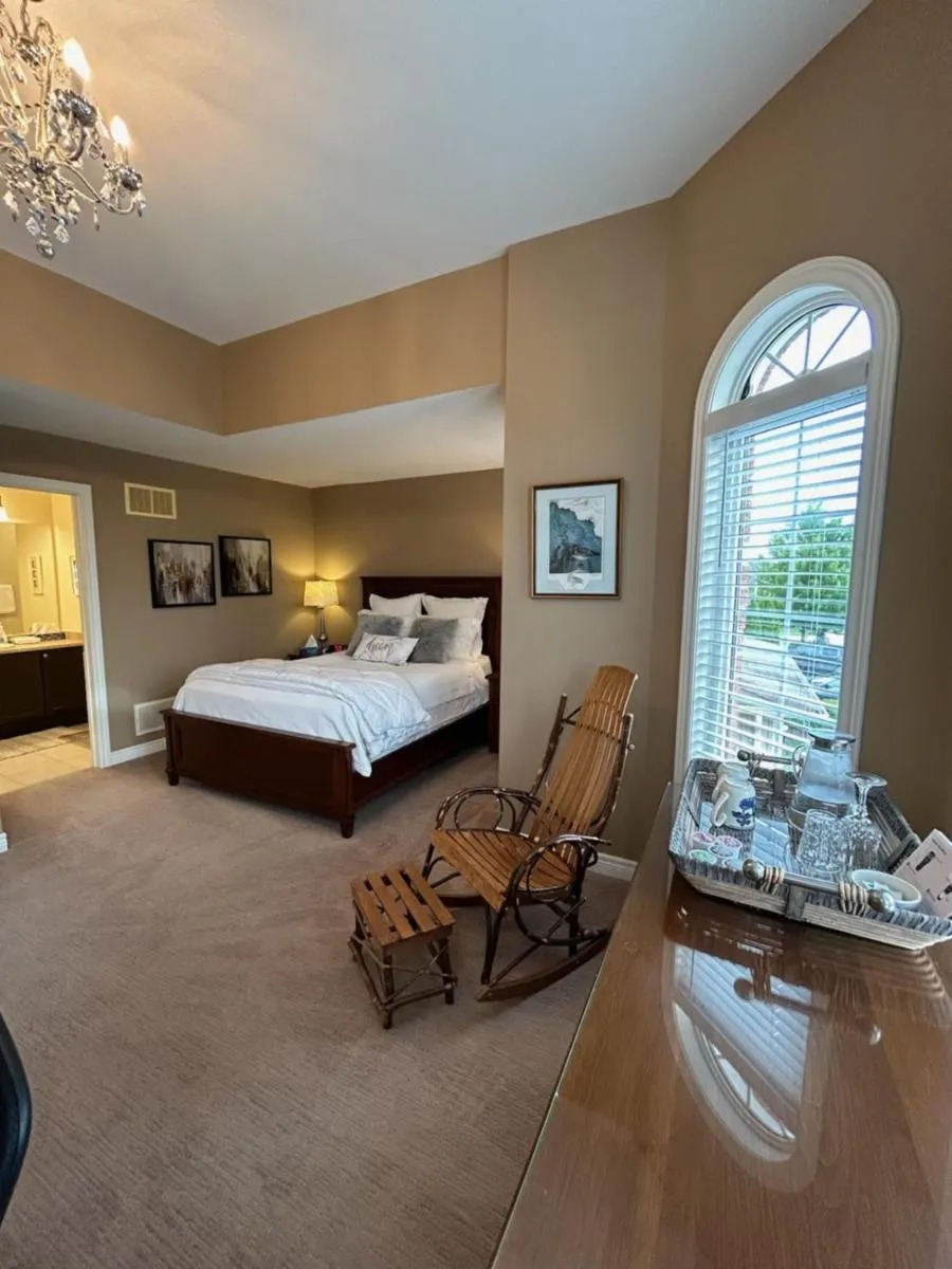 Bed in Willow Pond Satellite B&B