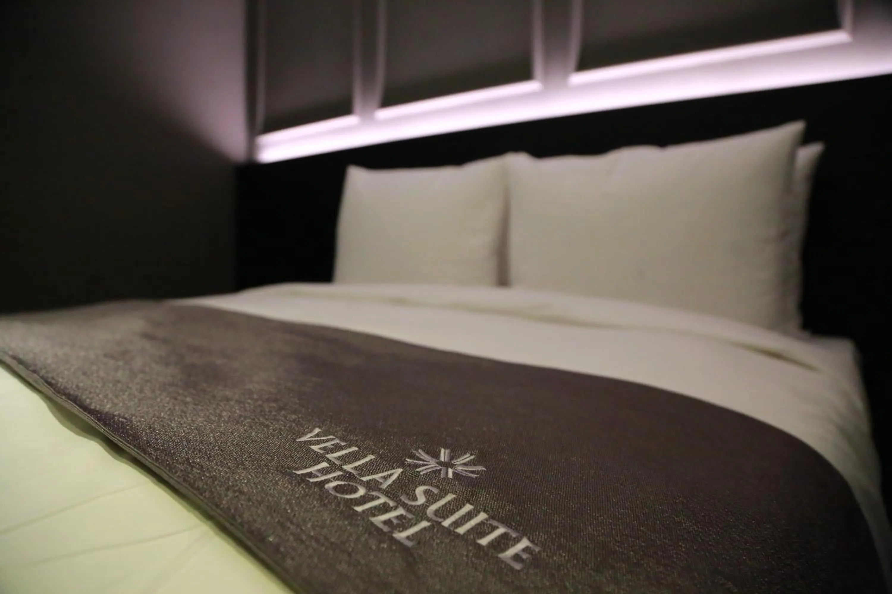 Bedroom, Bed in Vella Suite Hotel