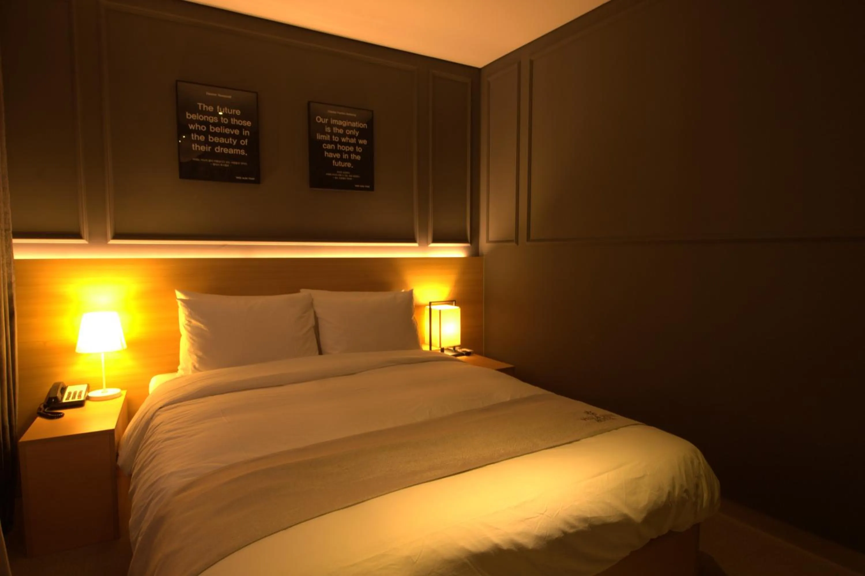 Bedroom, Bed in Vella Suite Hotel