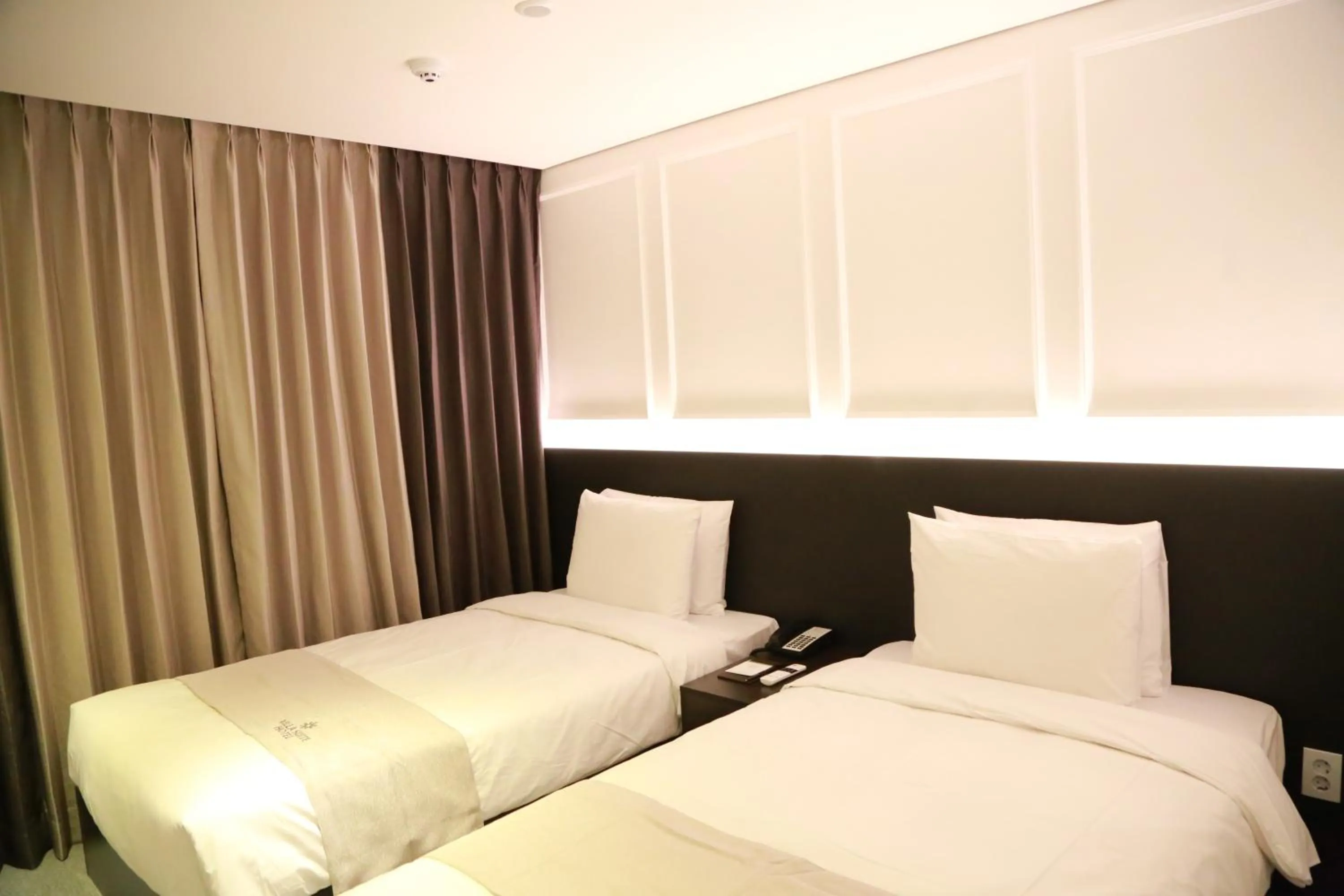 Bedroom, Bed in Vella Suite Hotel