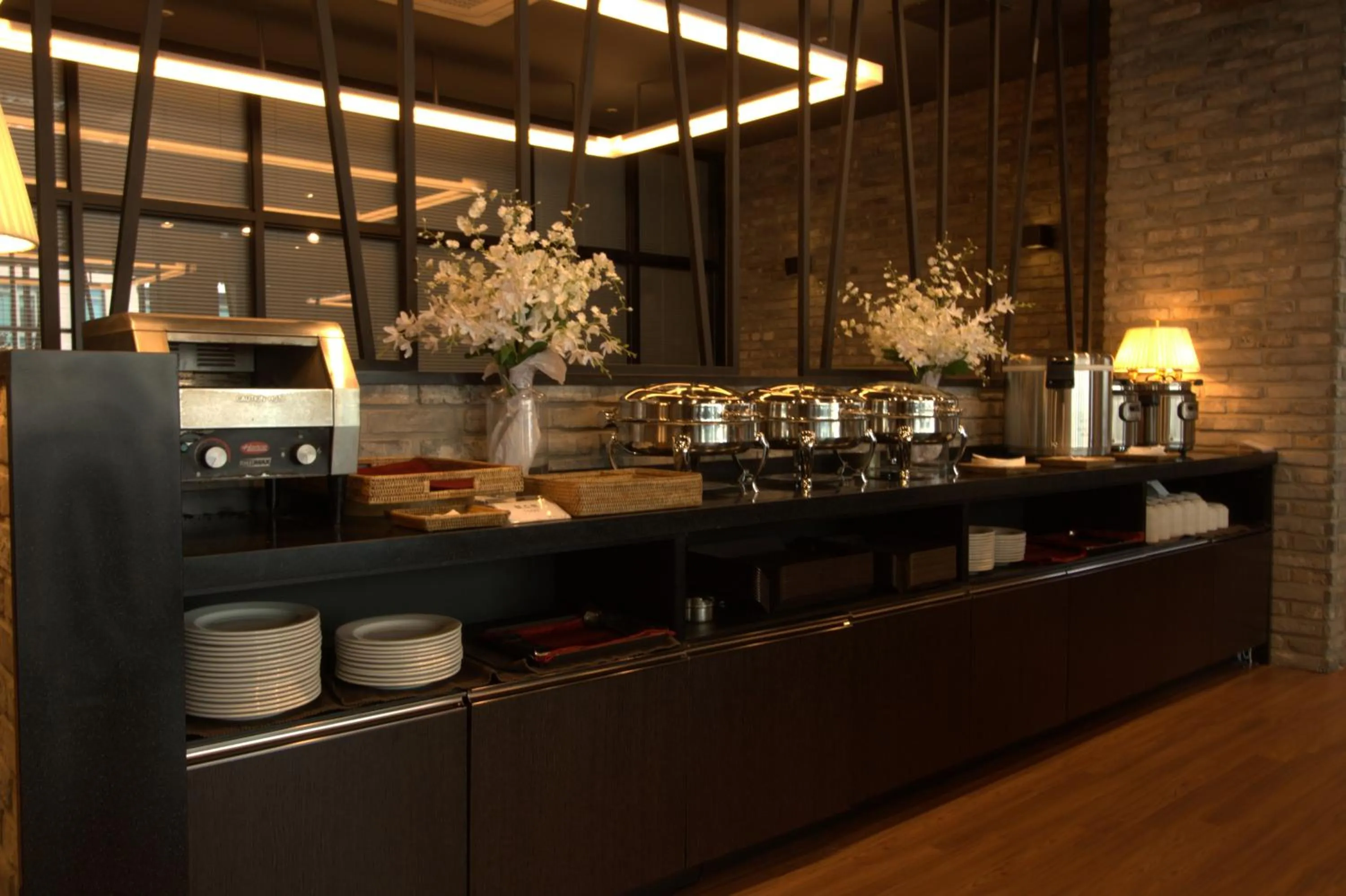 Dining area in Vella Suite Hotel