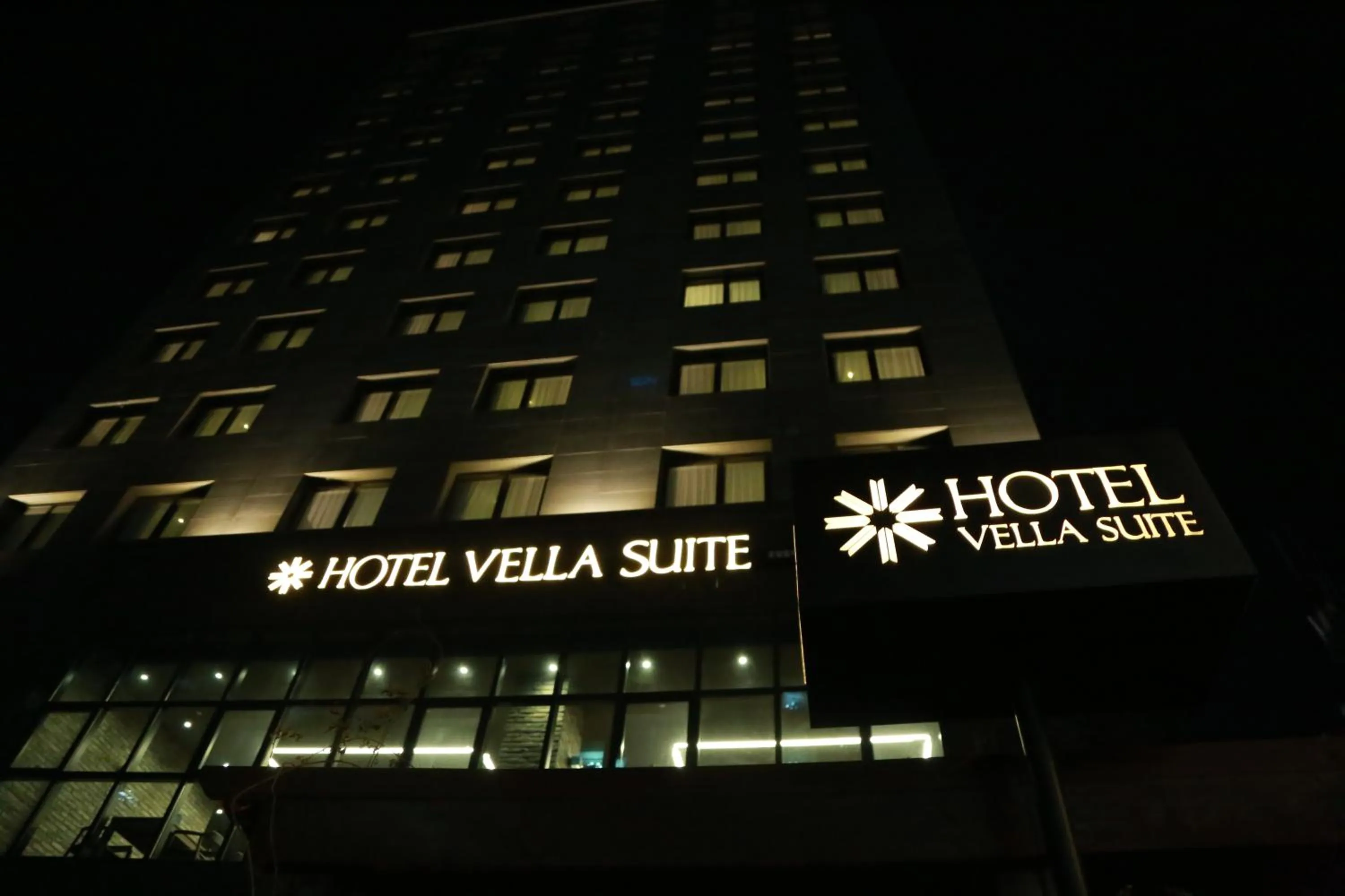 Vella Suite Hotel