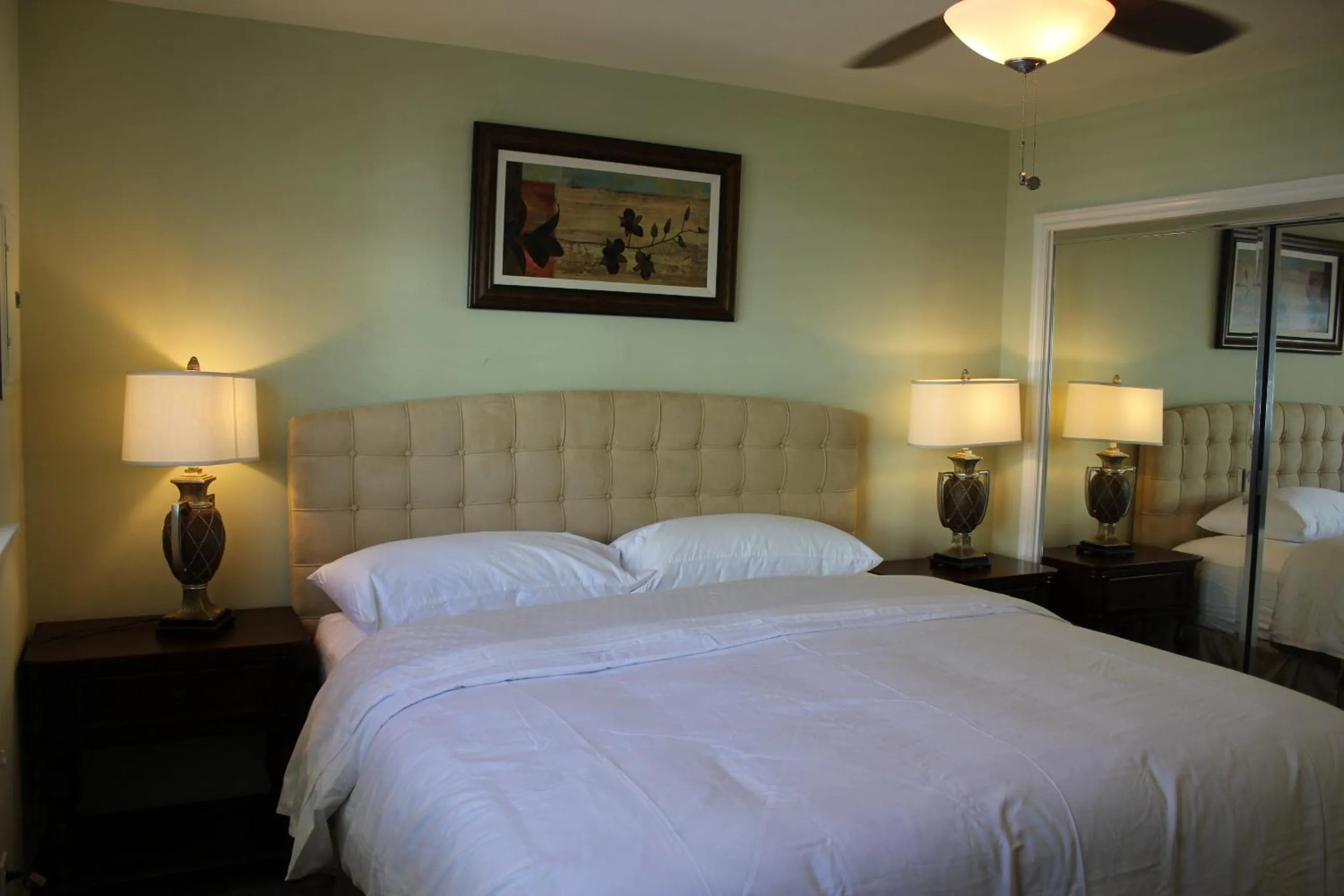 Bed in The Beach Palms Carlsbad