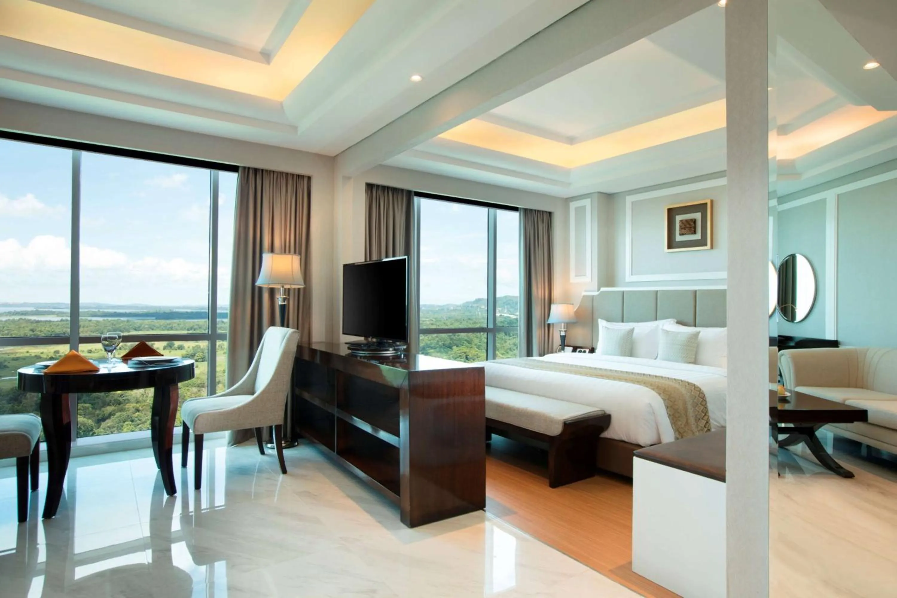 Photo of the whole room, Bed in Wyndham Panbil Batam