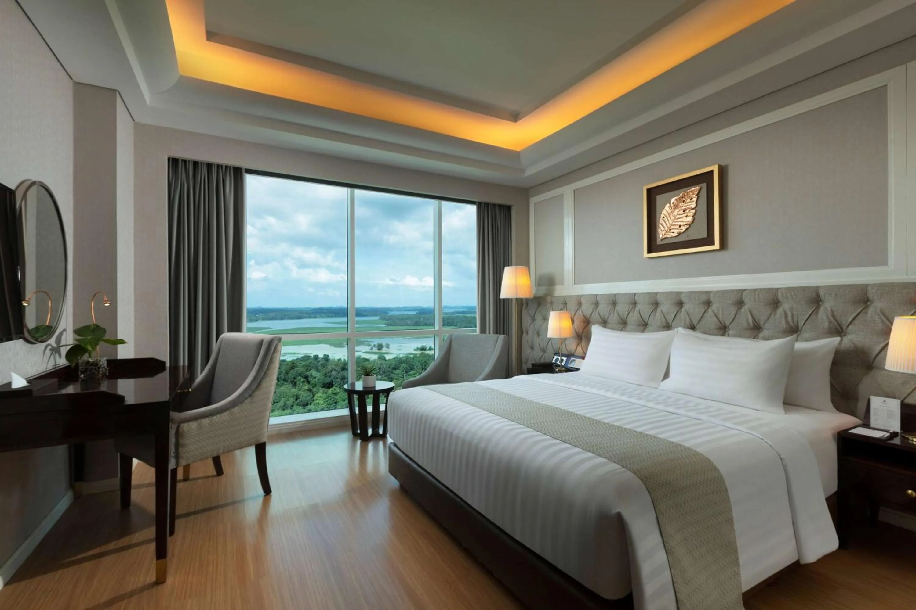 Photo of the whole room, Bed in Wyndham Panbil Batam