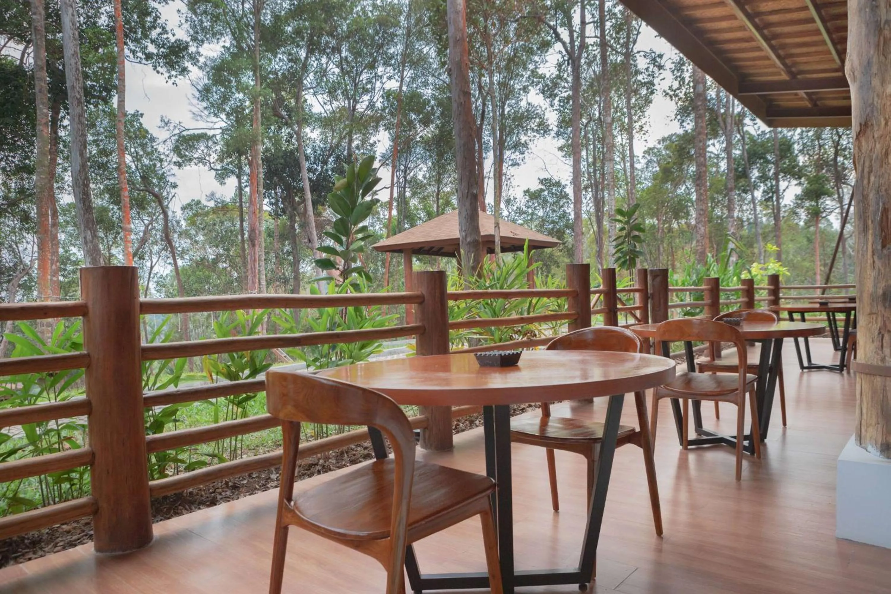 Restaurant/places to eat in Wyndham Panbil Batam