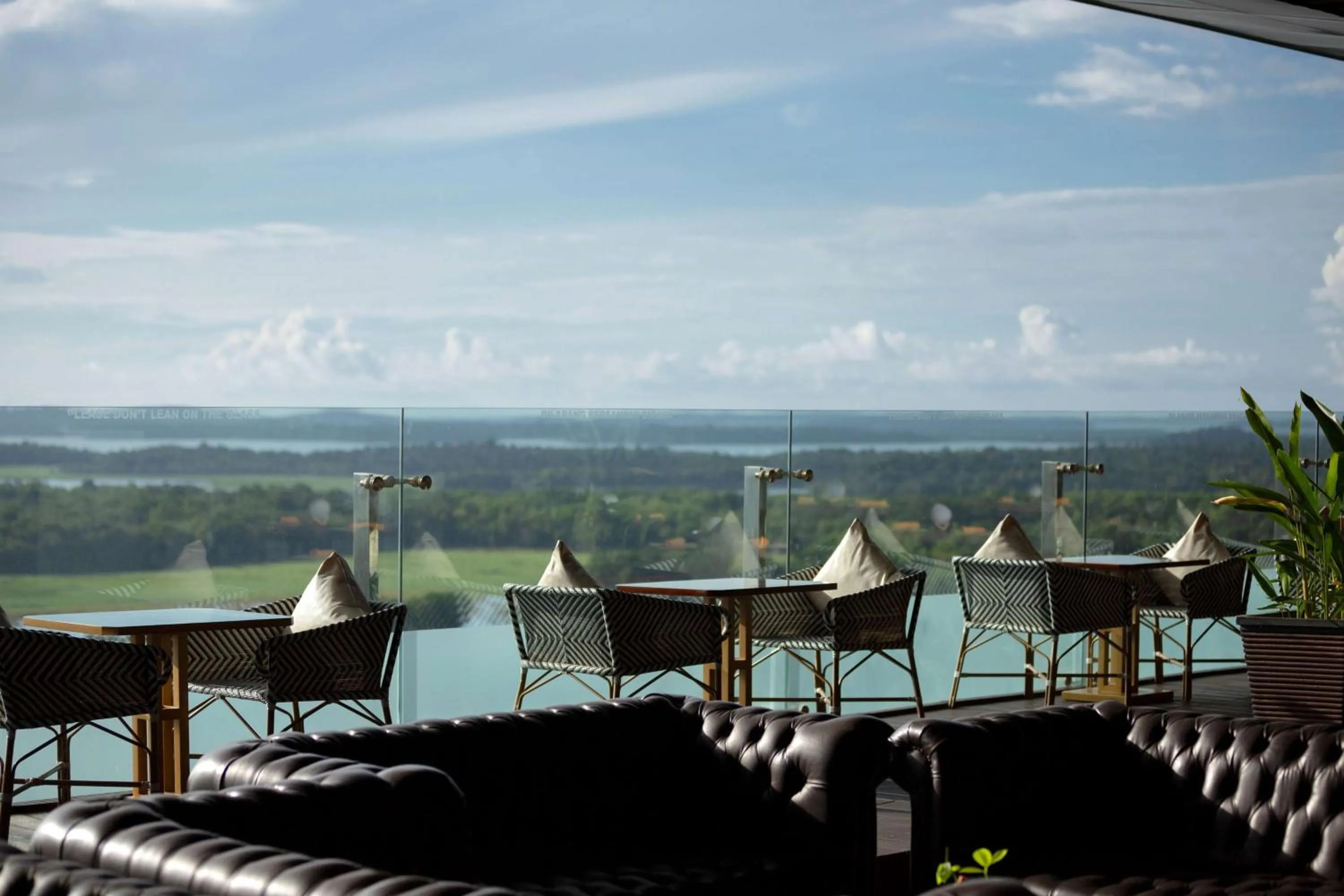 Restaurant/places to eat in Wyndham Panbil Batam