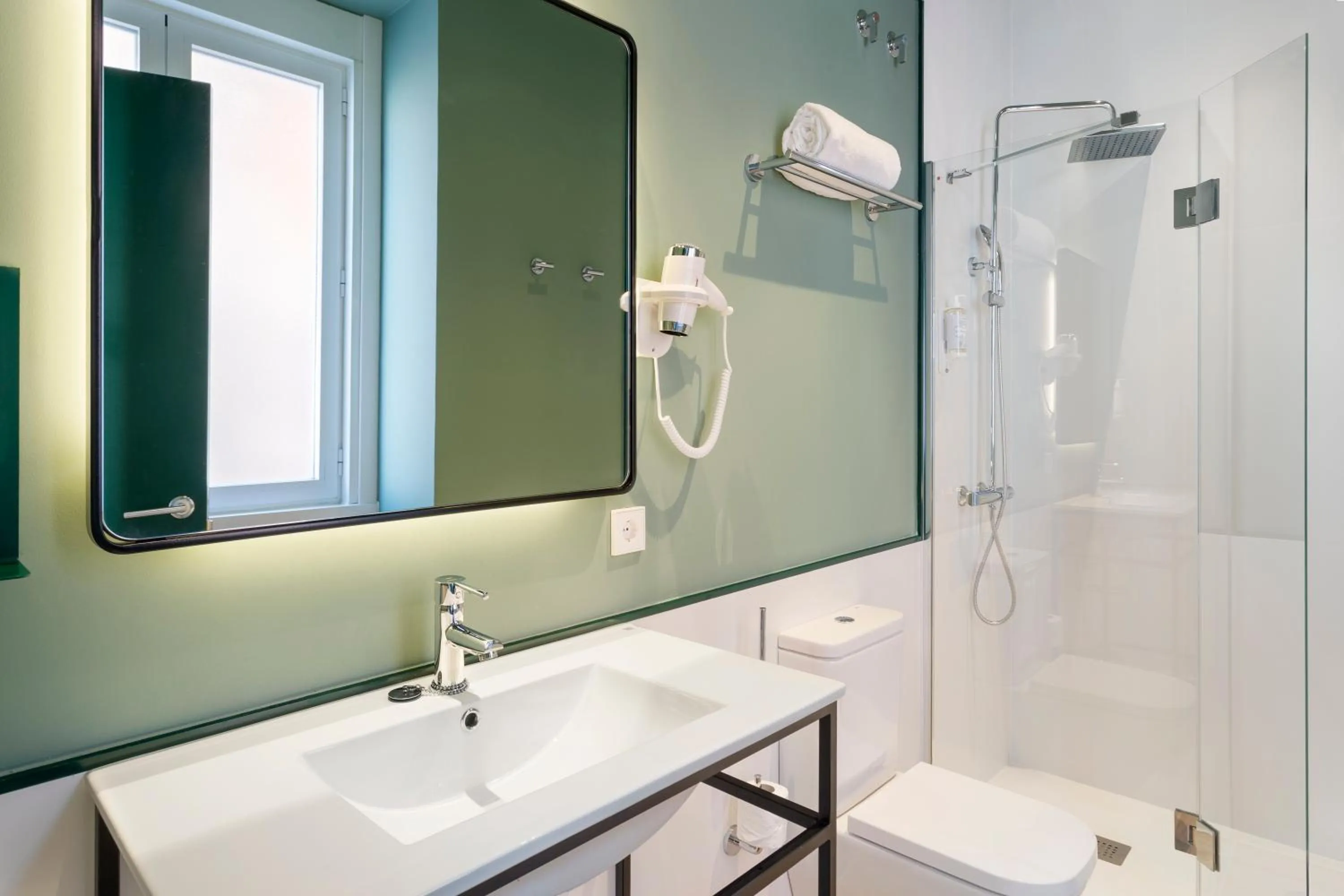 Shower in B&B HOTEL Madrid Centro Plaza Mayor