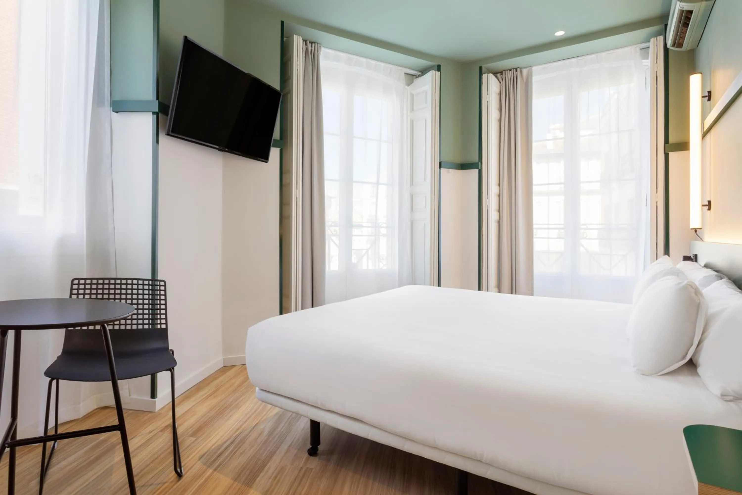 Bed in B&B HOTEL Madrid Centro Plaza Mayor