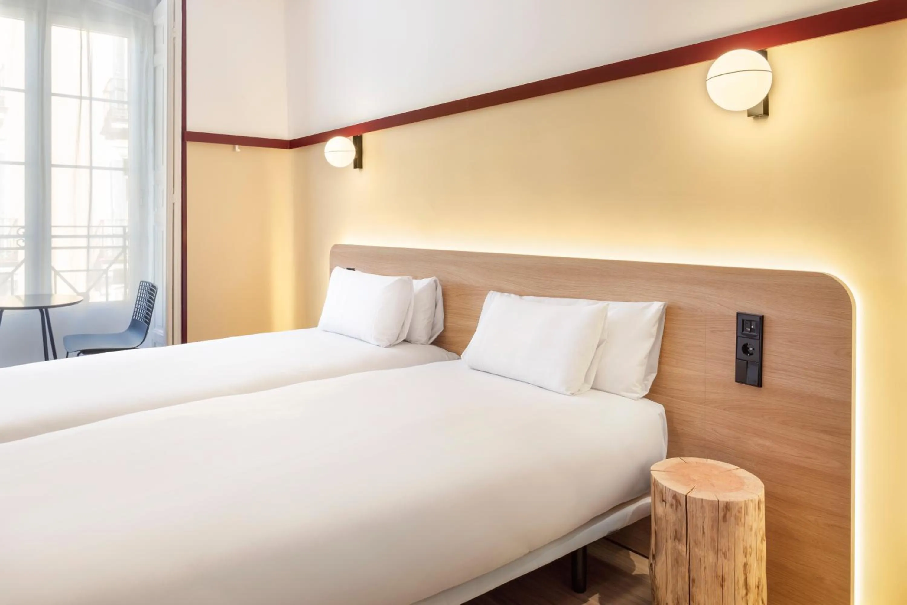 Bed in B&B HOTEL Madrid Centro Plaza Mayor