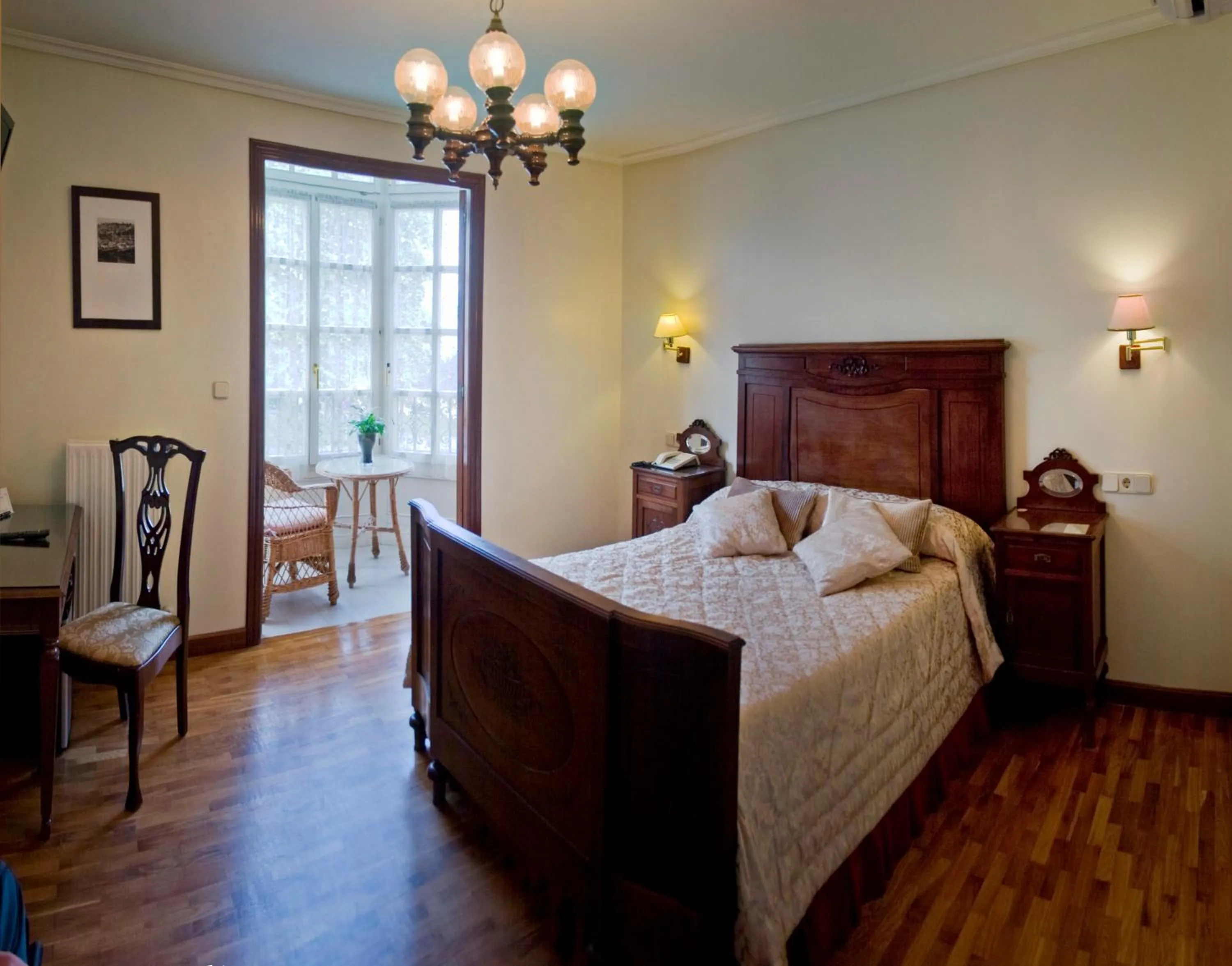 Bedroom, Bed in Hotel Asturias