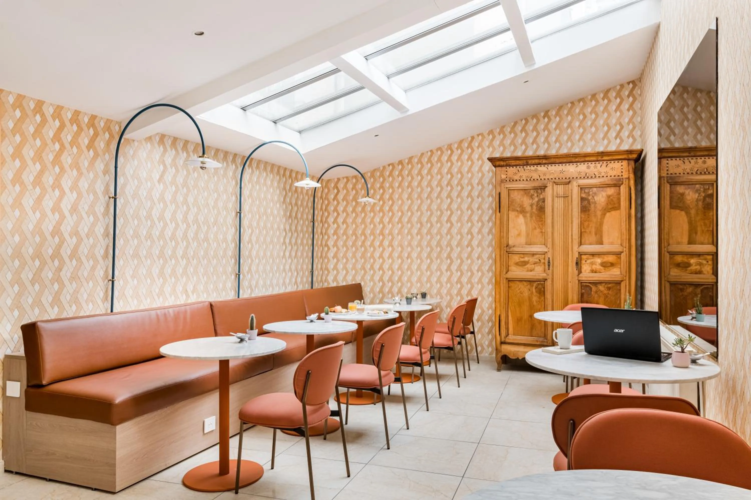 Seating area in Hôtel Terminus