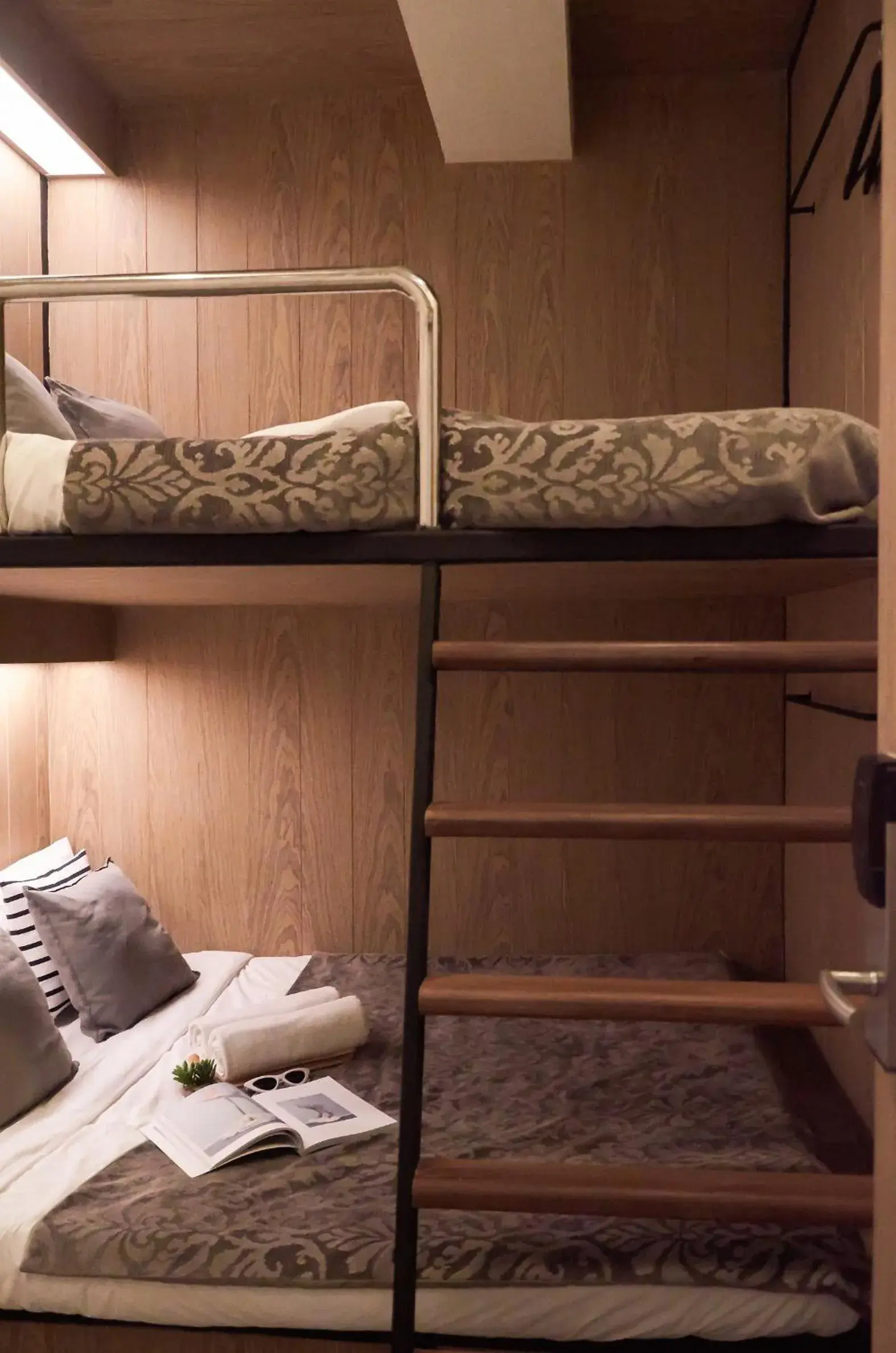 Twin Room with Shared Bathroom in Vann Bangkok Boutique House Twin Room with Shared Bathroom in Vann Bangkok Boutique House