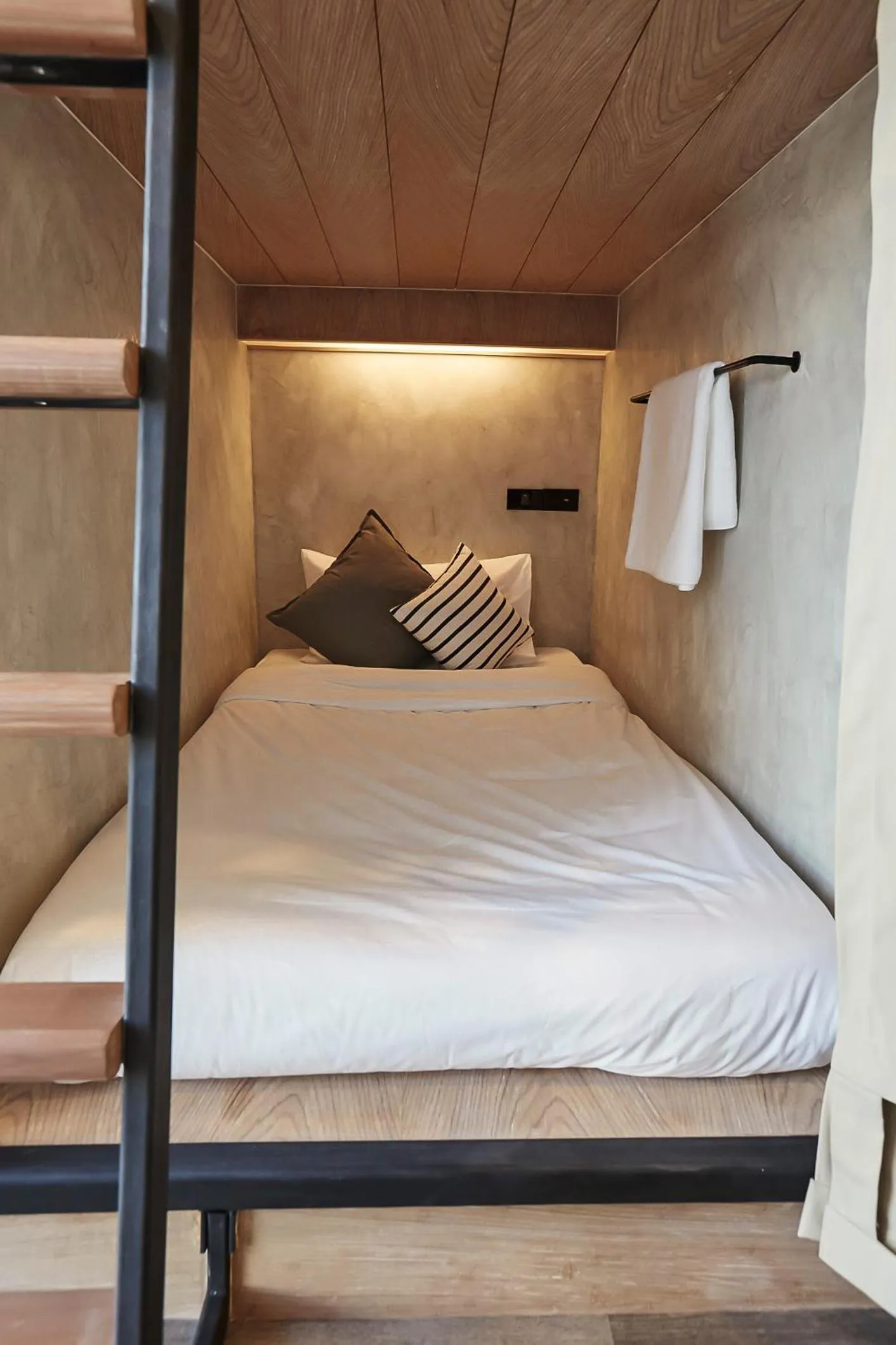 Bed in Vann Bangkok Boutique House