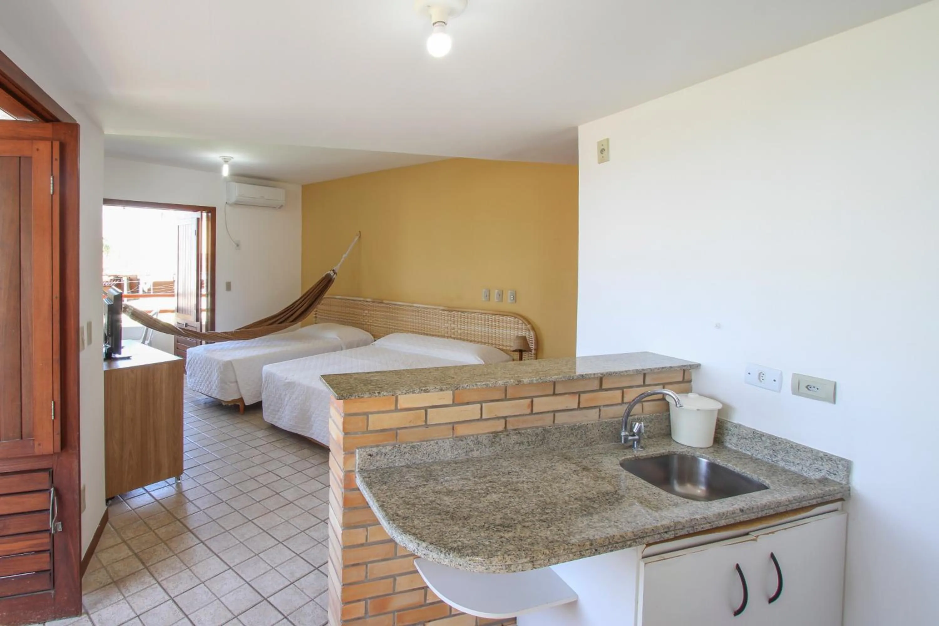 Photo of the whole room, Bed in Marambaia Apart Hotel