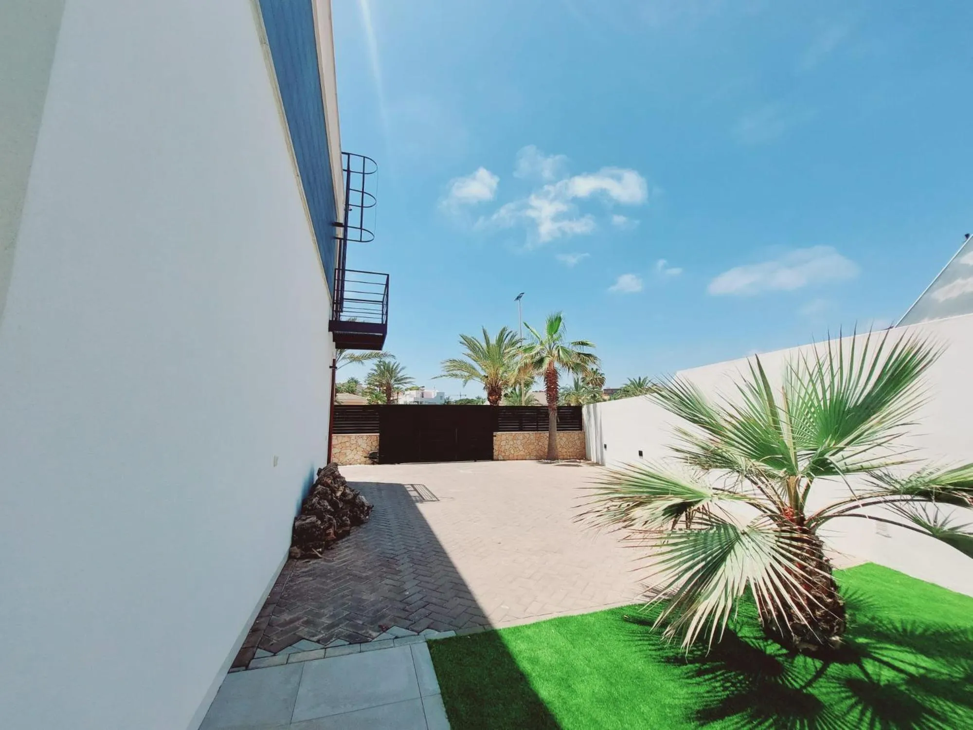 Inmovecos Villa de lujo con piscina privada Gawy