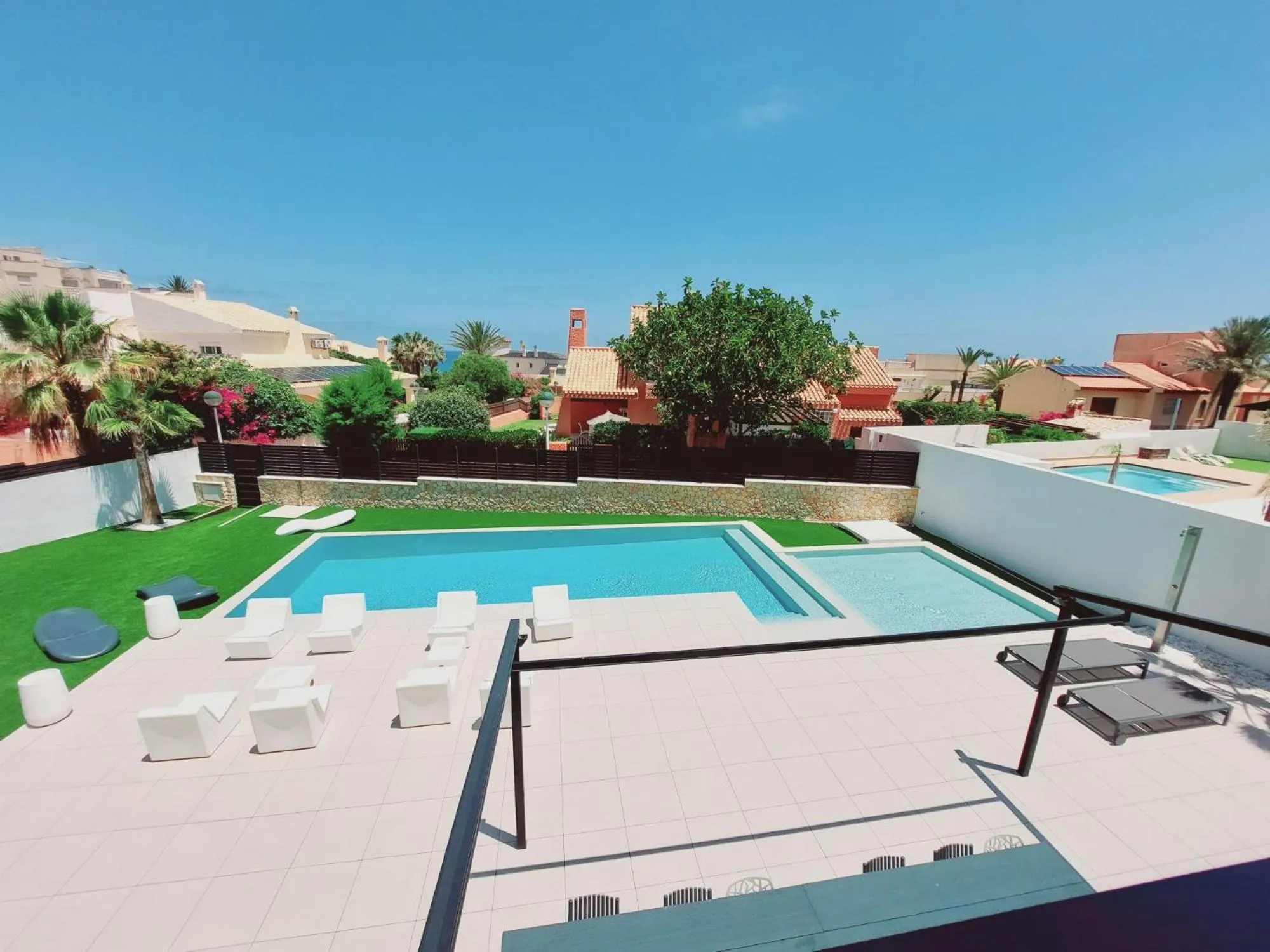 Inmovecos Villa de lujo con piscina privada Gawy