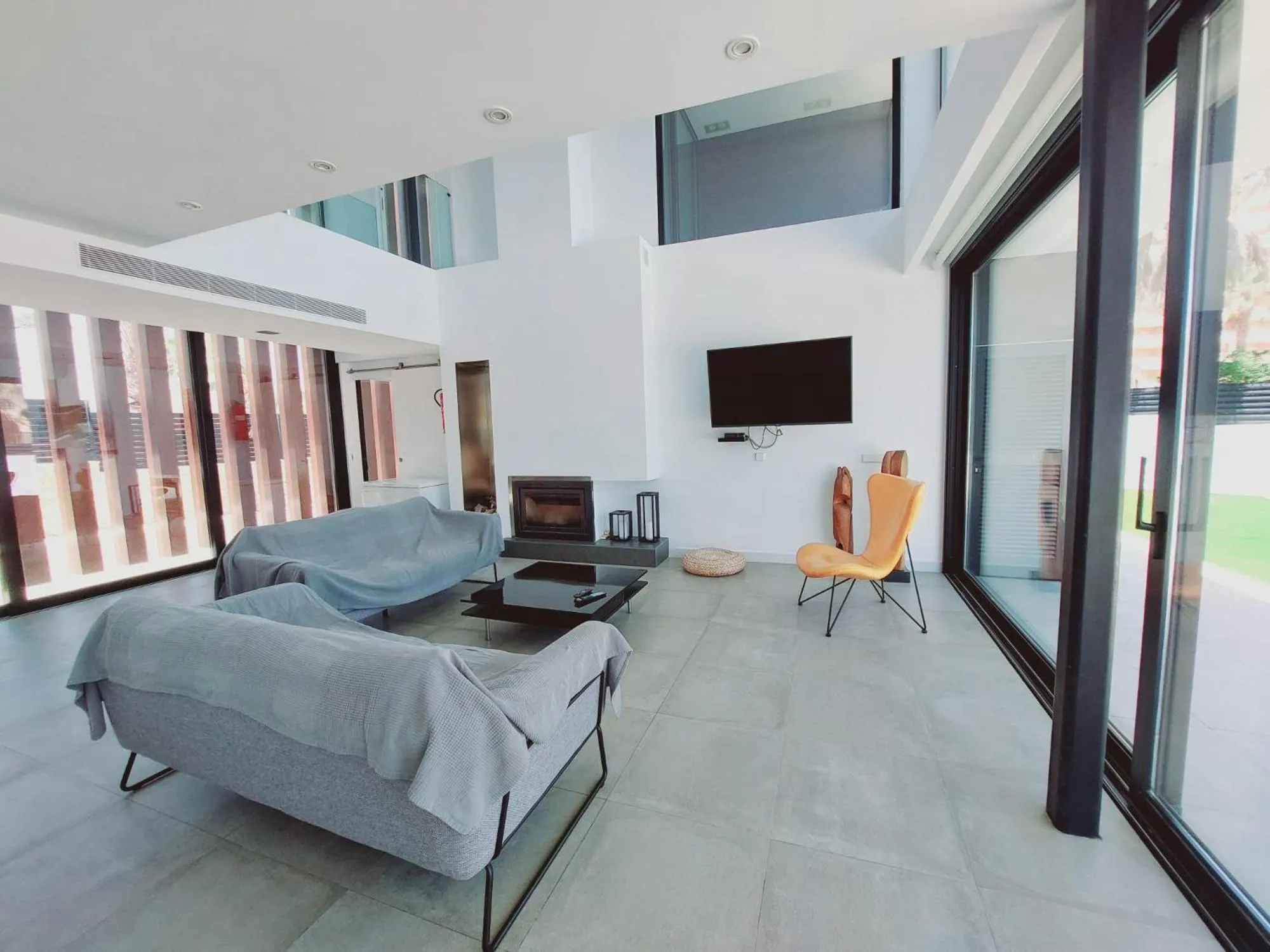 Bed in Inmovecos Villa de lujo con piscina privada Gawy