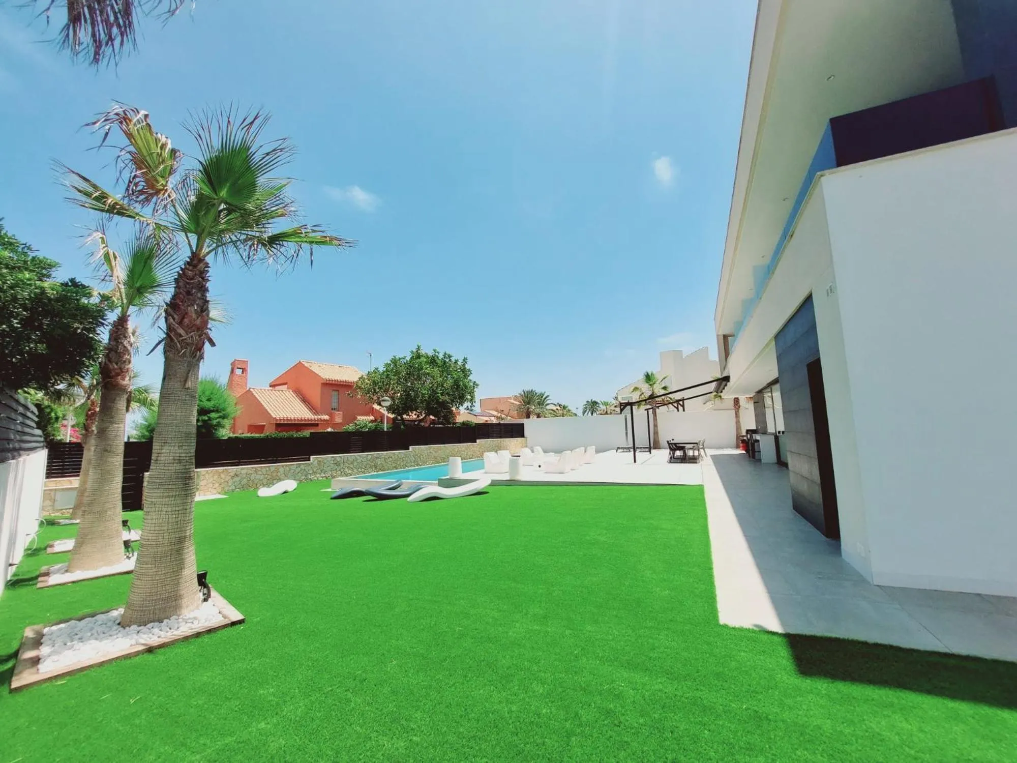 Inmovecos Villa de lujo con piscina privada Gawy