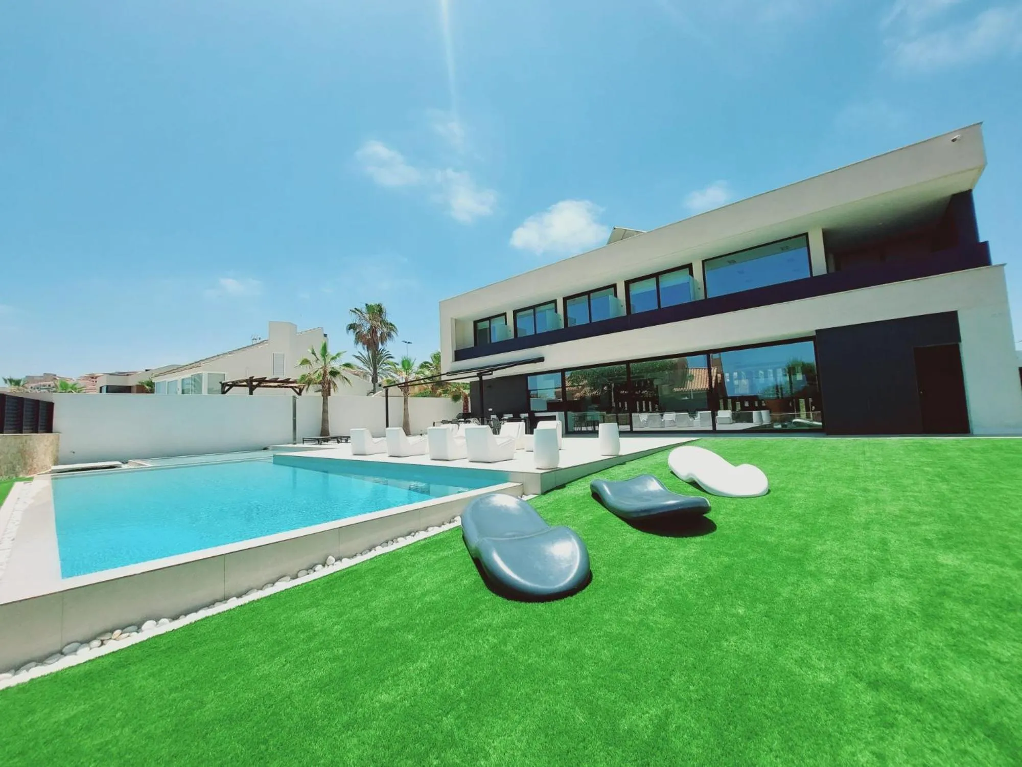 Inmovecos Villa de lujo con piscina privada Gawy