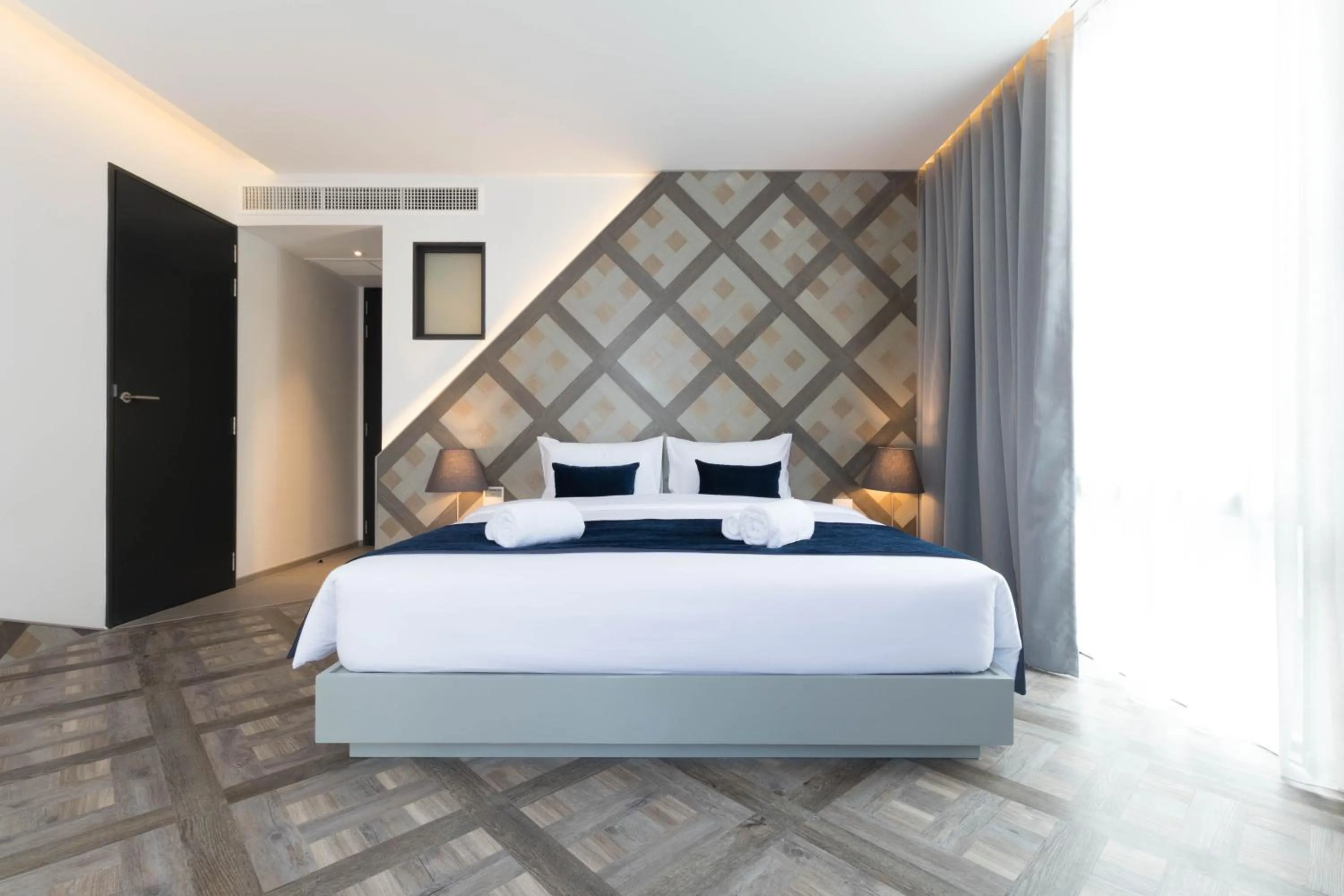 Photo of the whole room, Bed in Klub Hotel Bangkok